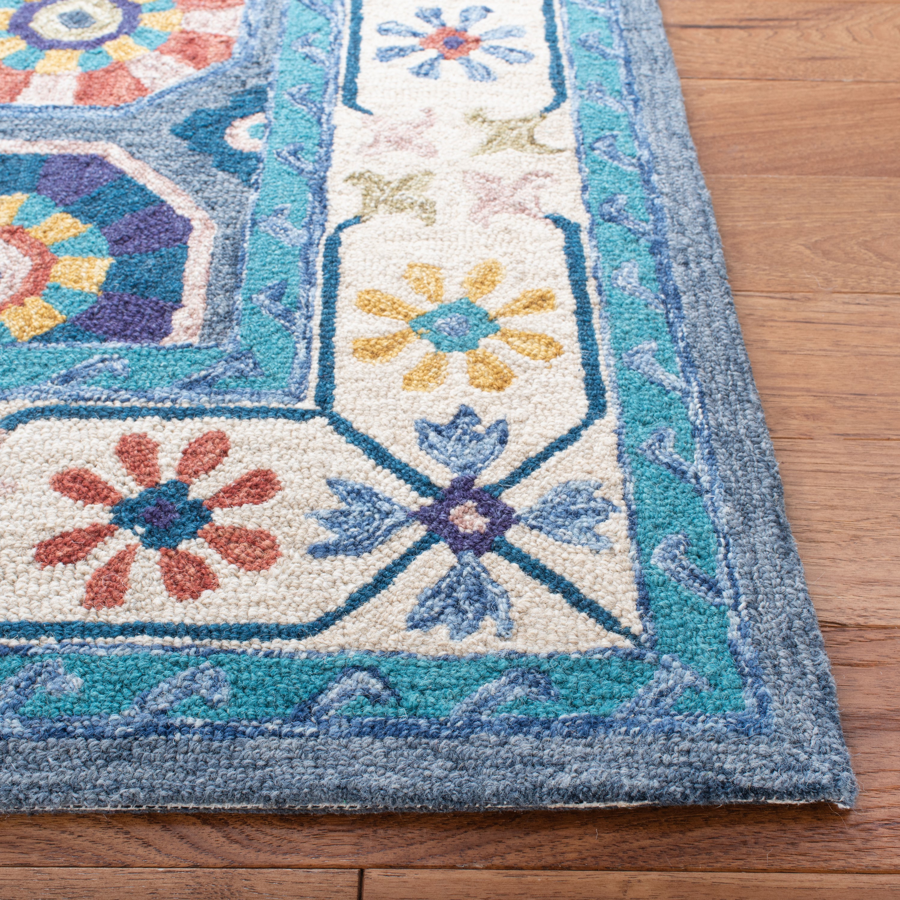 Safavieh MET116M-3 rugs - View #3