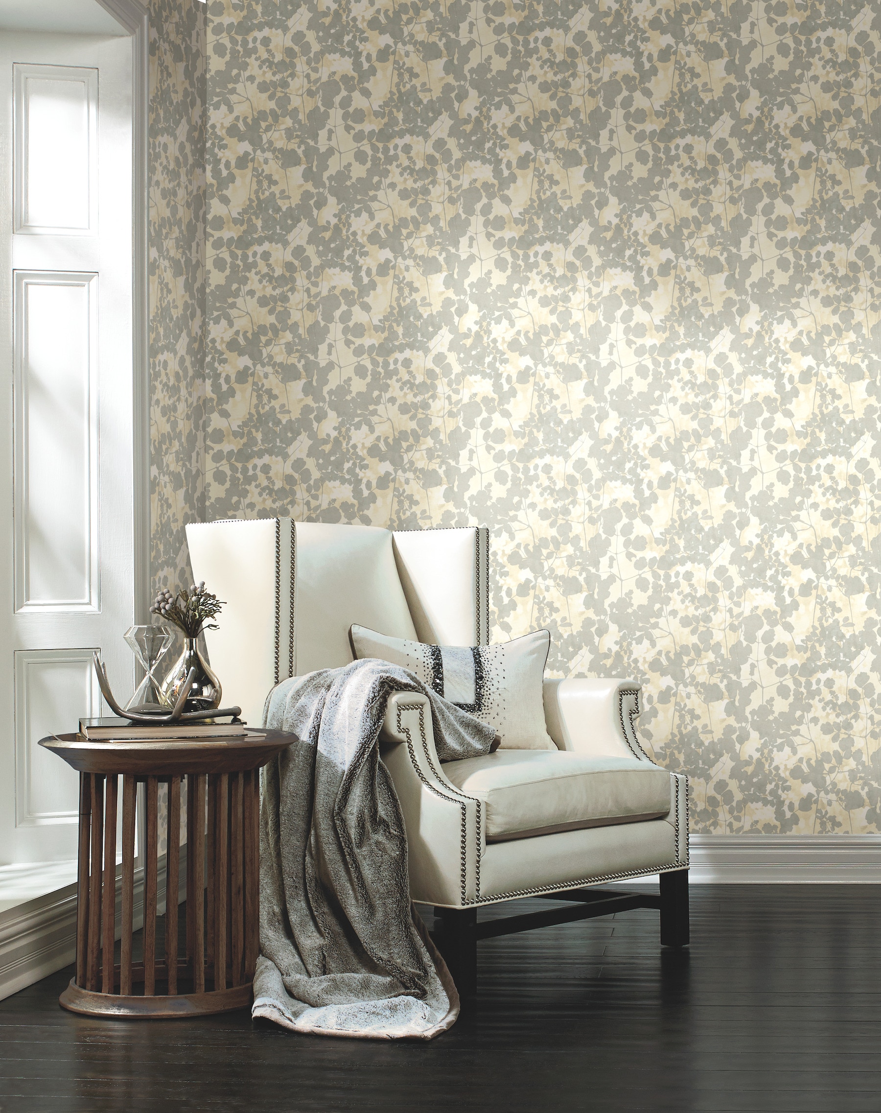 York Wallcoverings NA0520 Candice Olson Botanical Dreams 60.8-Sq. Feet Off-white Non-woven Ivy/Vines Unpasted Wallpaper