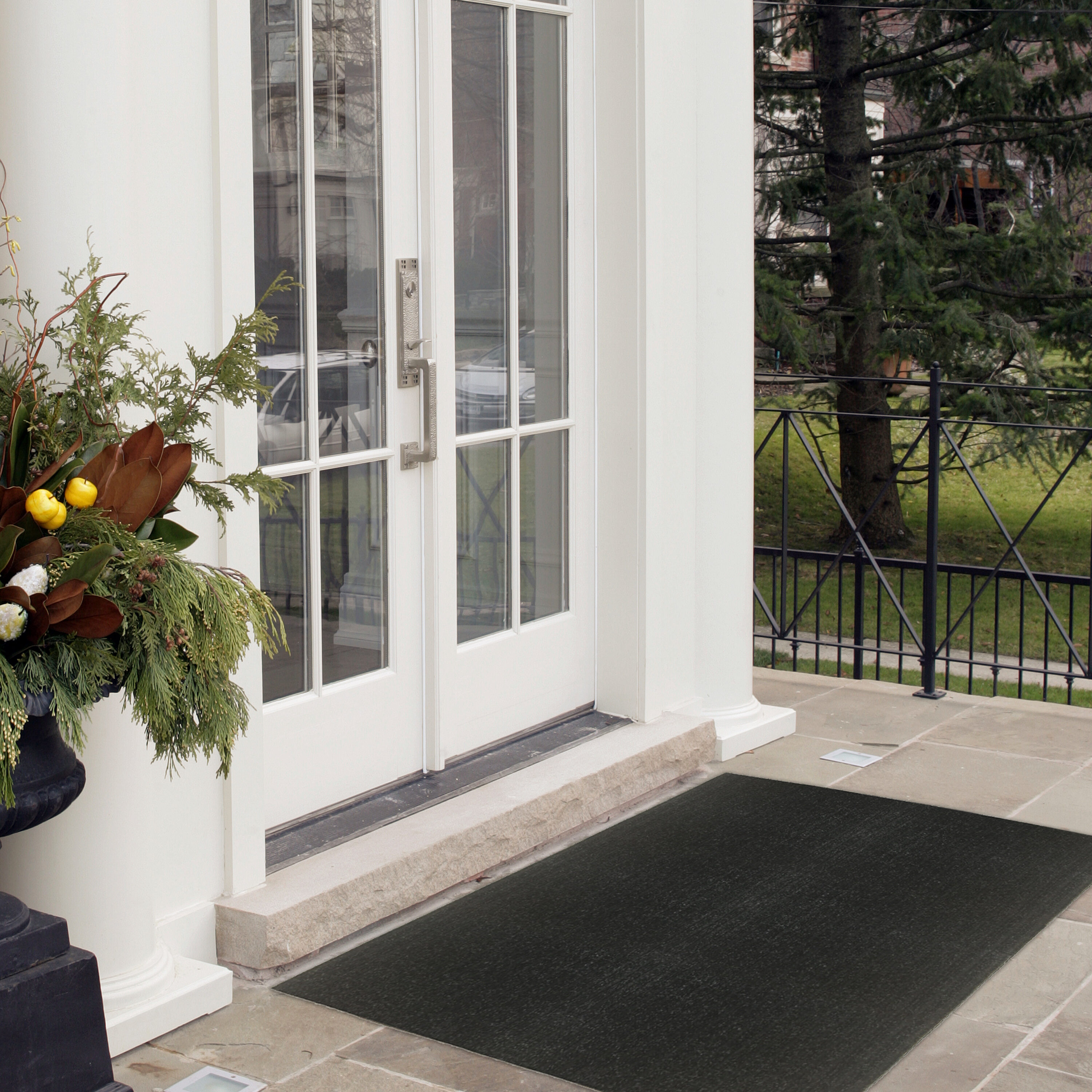 Project Source 4-ft x 6-ft Gray/Silver Rectangular Outdoor Decorative  Utility Mat at