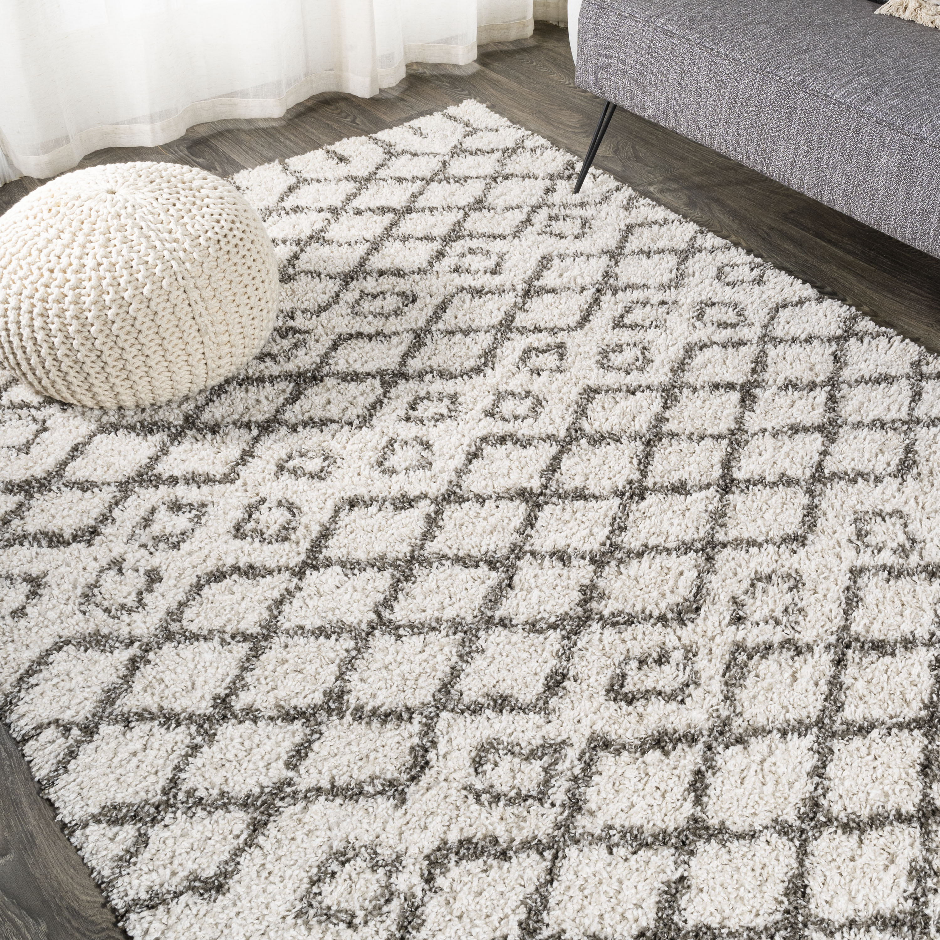 Ivory and Deep Gray Moroccan Diamond Shag Rug - Easy Care 3'x5'