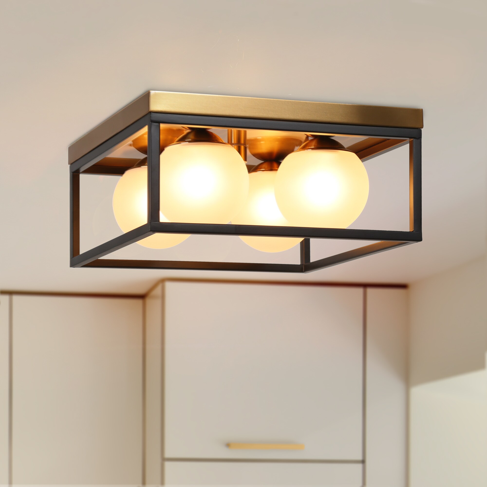 ZEVNI L3EVMNVUW87C4SA8 Estra 4.0 -Light 14.0-in Polished Gold Flush Mount Light