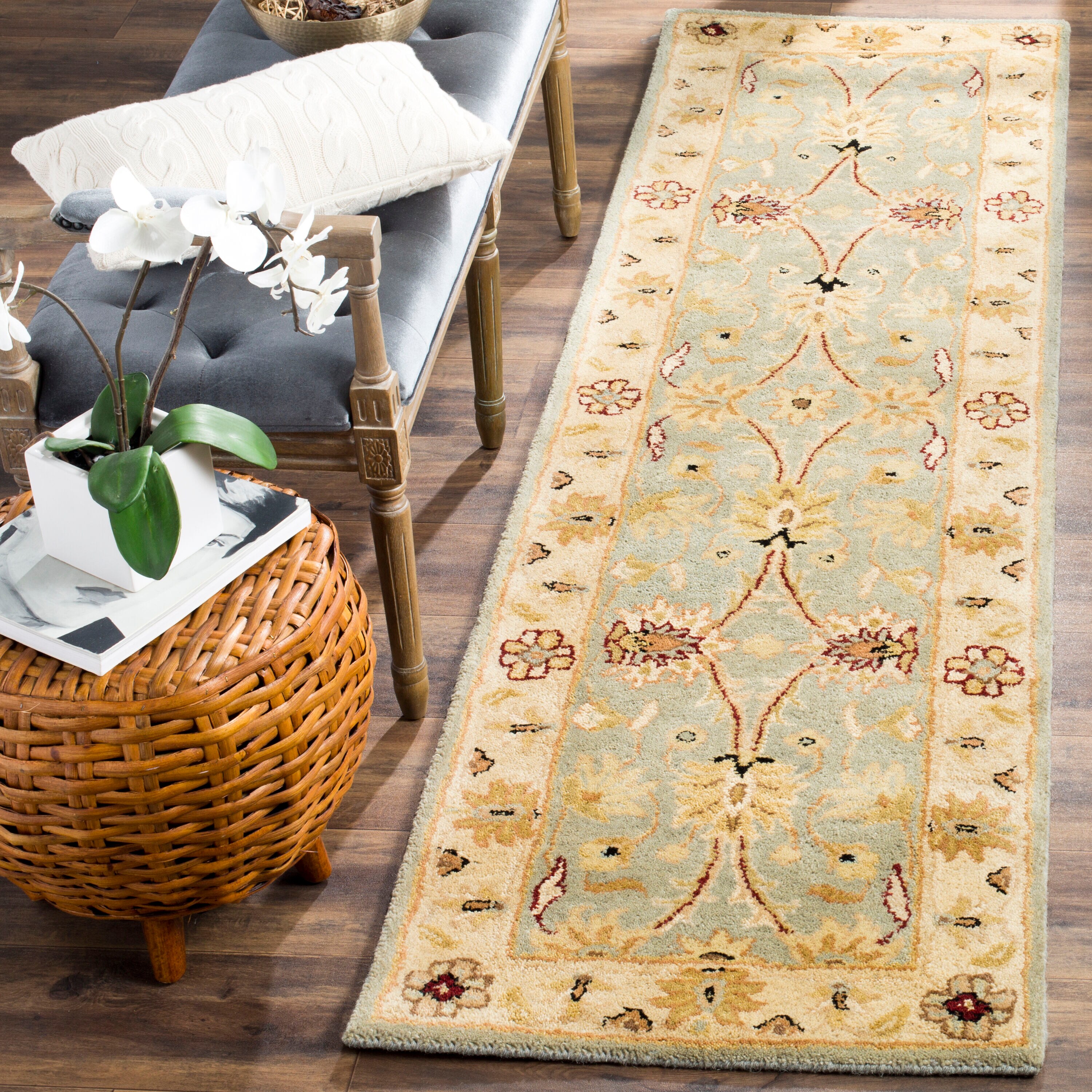 Safavieh AT249A-28 Antiquity Jilias 2 x 8 (ft) Tufted Wool Light Blue/Ivory Rectangular Indoor Floral/Botanical Vintage Runner rug