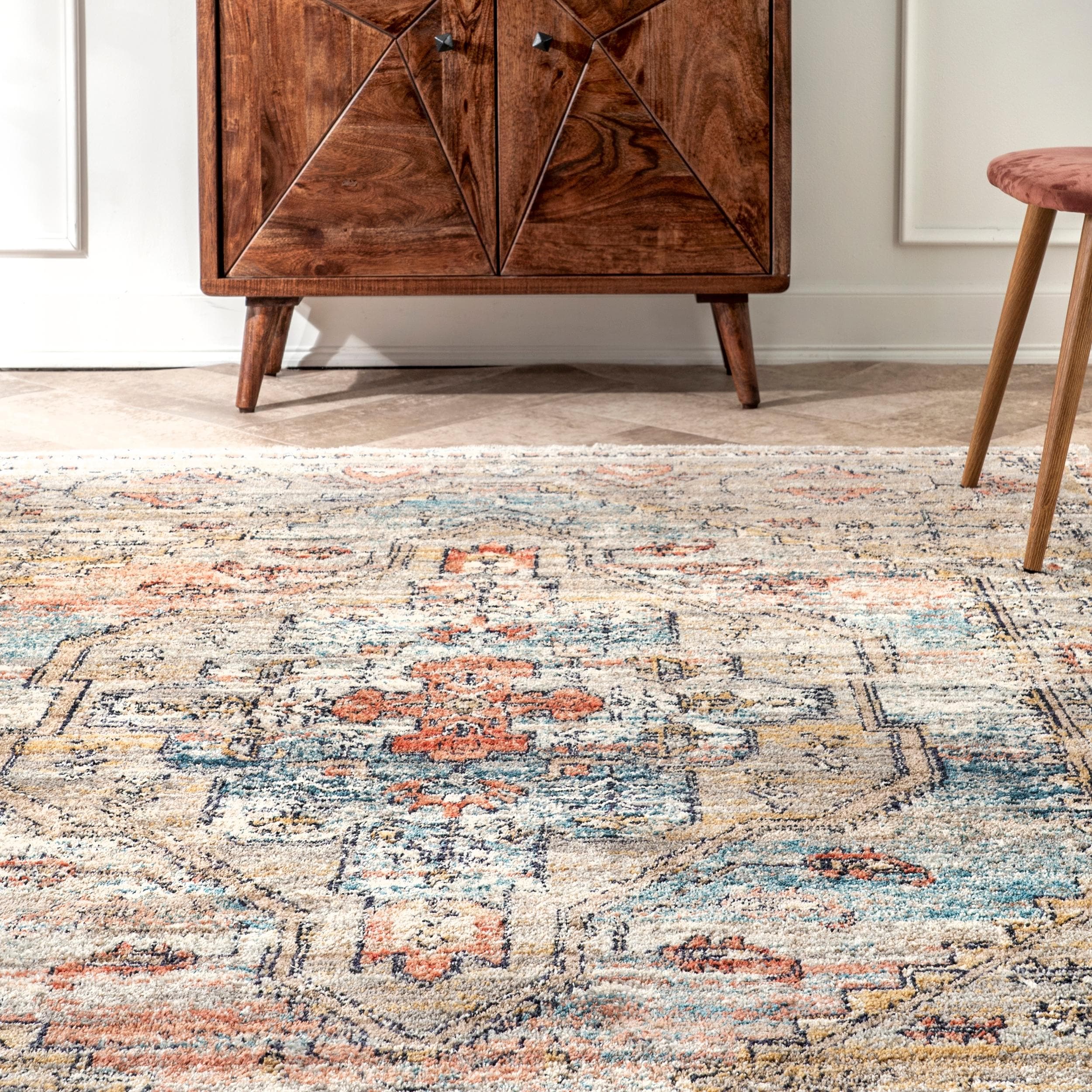 Regal Marley Medallion 32" Synthetic Area Rug with Fringe