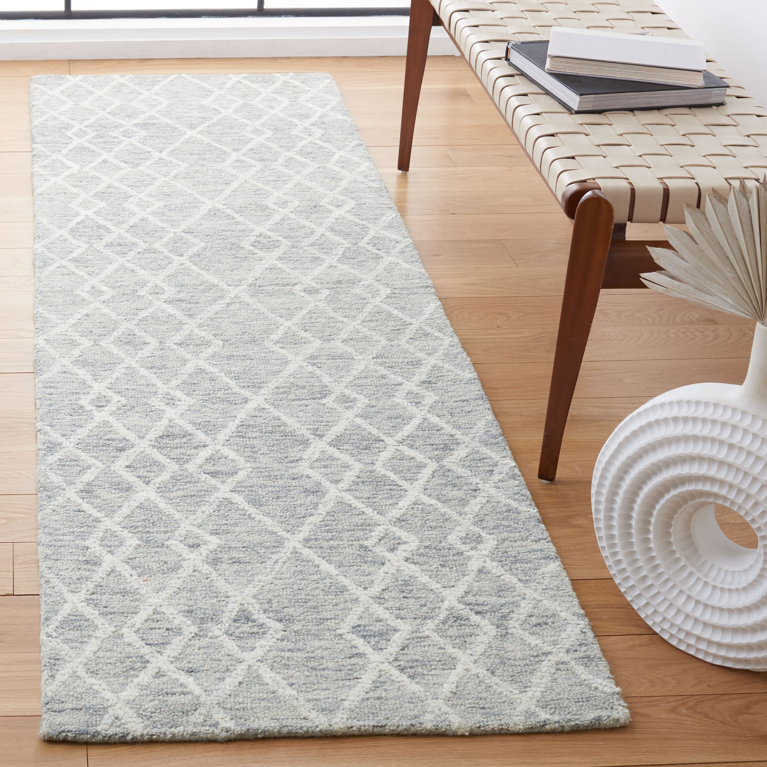  Metro 994 Gray/Ivory Contemporary 2ft-3in x 6ft Runner Rug