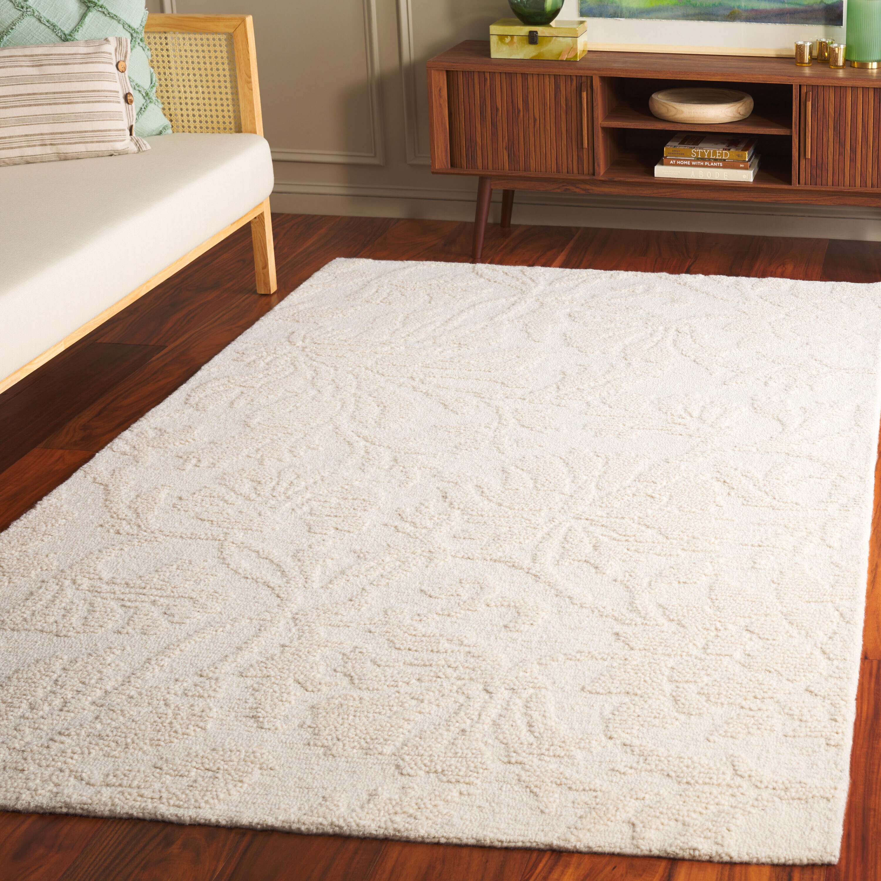 Jardin 8 x 10 (ft) Tufted Wool Ivory Rectangular Indoor Solid Professionally Clean Only Area rug
