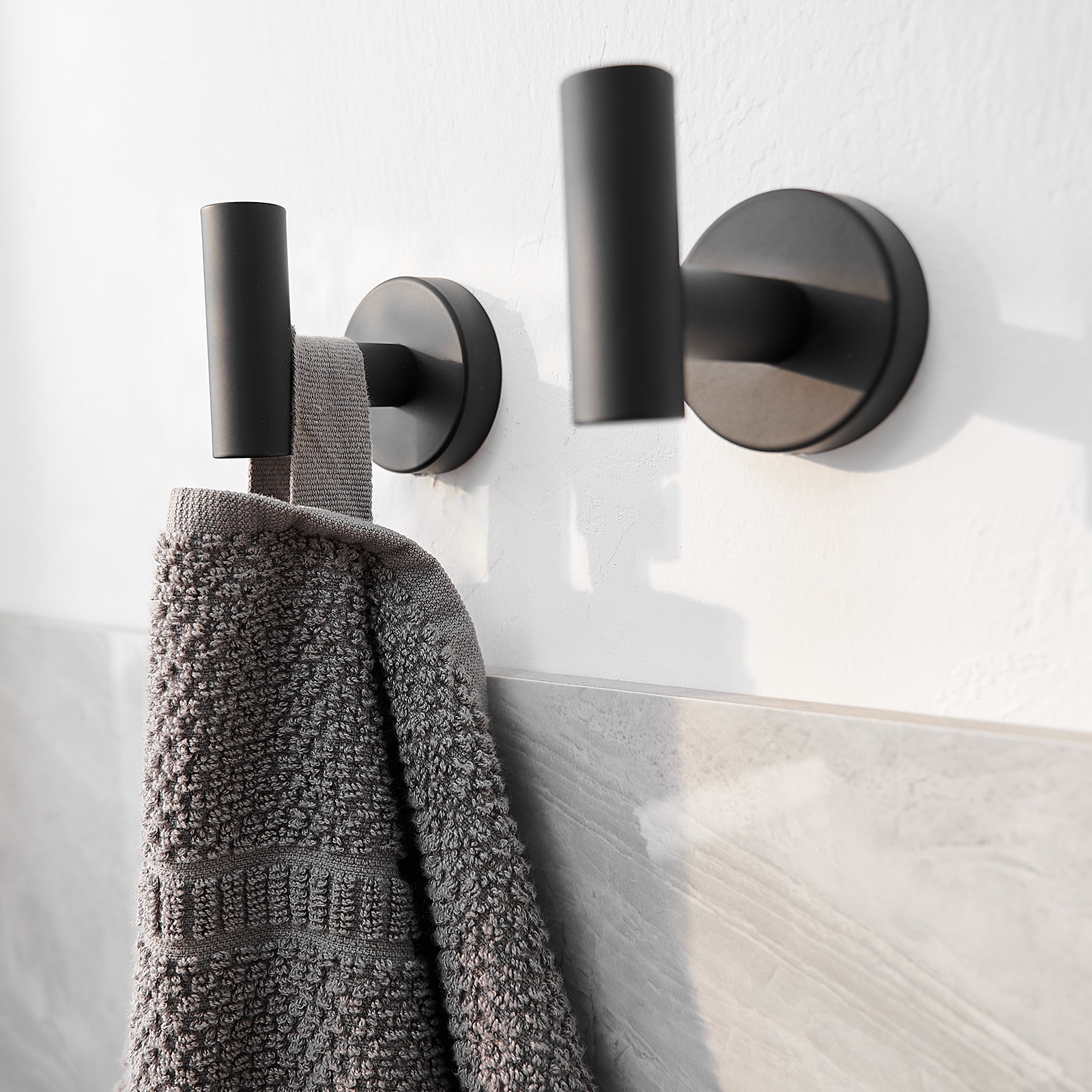 BWE 4-Piece Matte Black Decorative Bathroom Hardware Set with Towel Bar ...