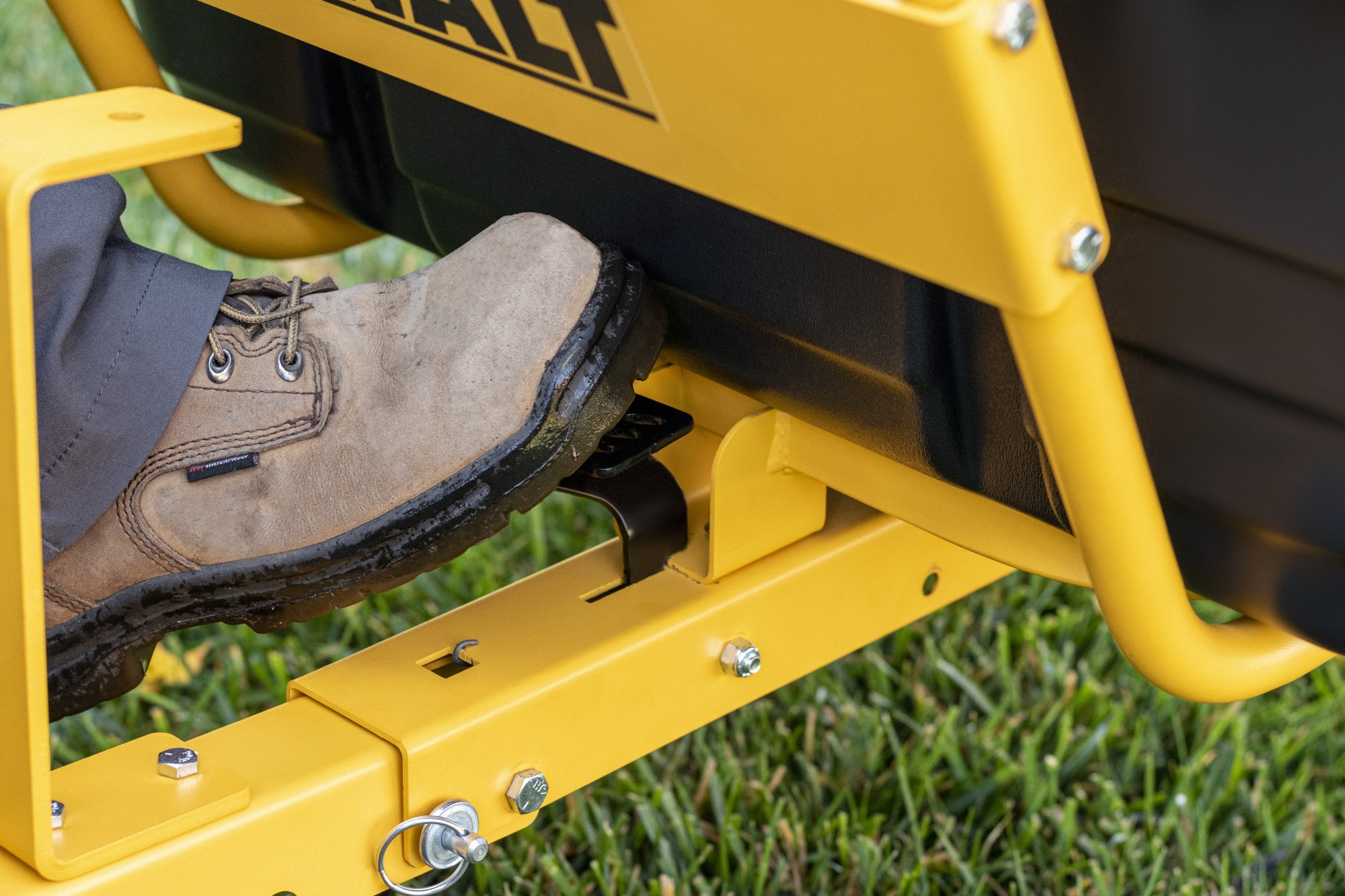 DEWALT DXTB0573 wheelbarrow - View #6