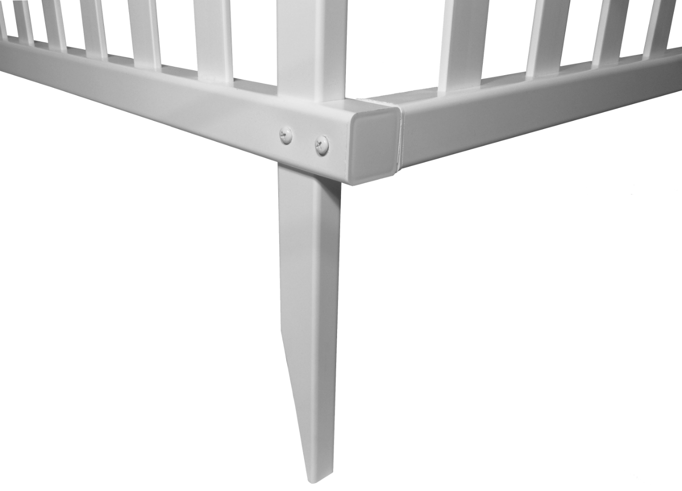 Ashley White Vinyl Scallop Corner Fence Panels, 2.5-ft x 3-ft
