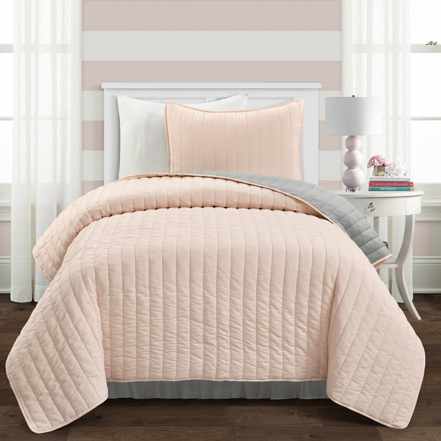 Lush Decor 16T005867 SOFT ROSE/LIGHT GRAY Stripe Reversible Twin/Twin XL Quilt