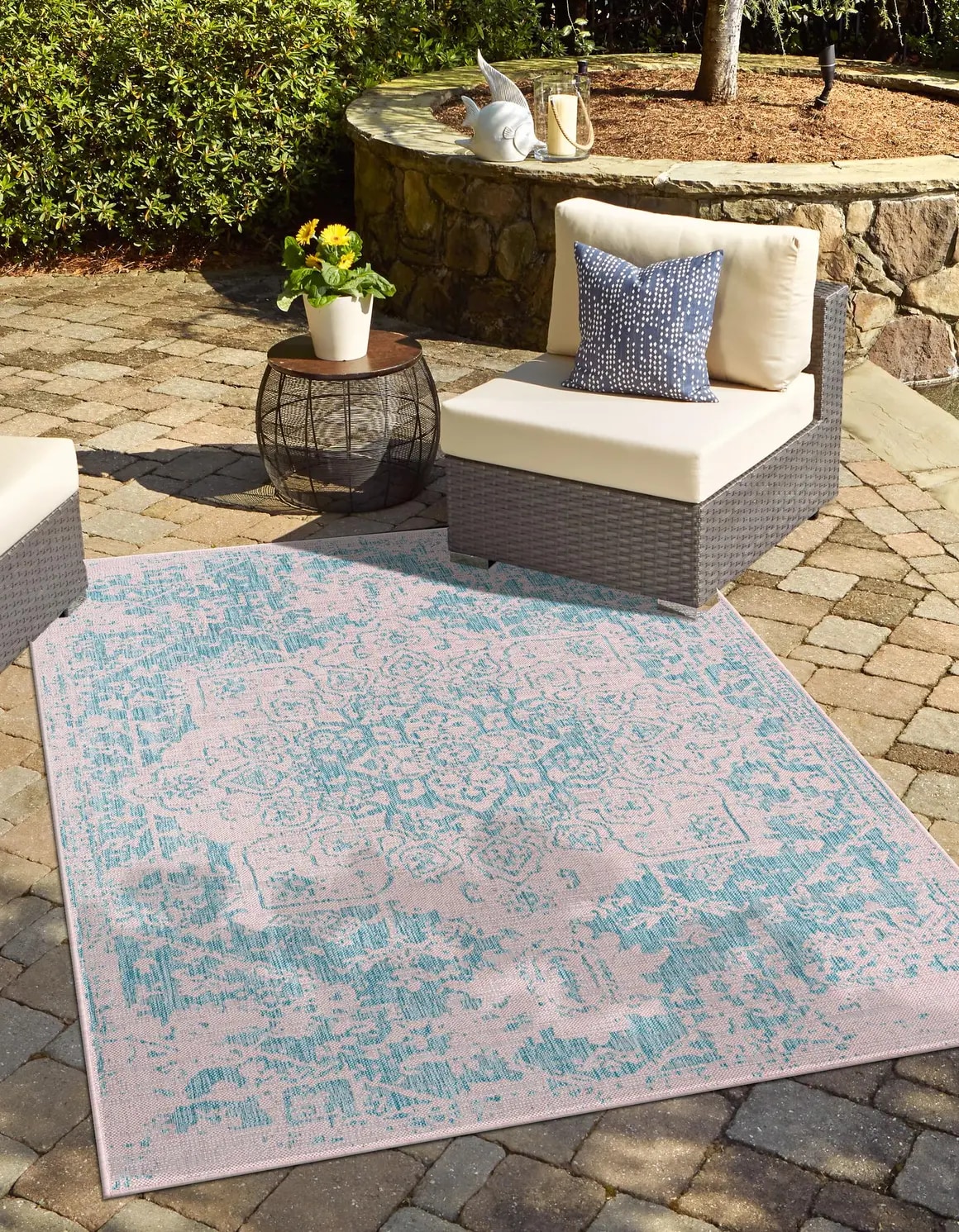Unique Loom 3179087 Jill Zarin Outdoor 5 x 8 (ft) Loomed Polypropylene Pink and Aqua Rectangular Indoor/Outdoor Medallion Area rug