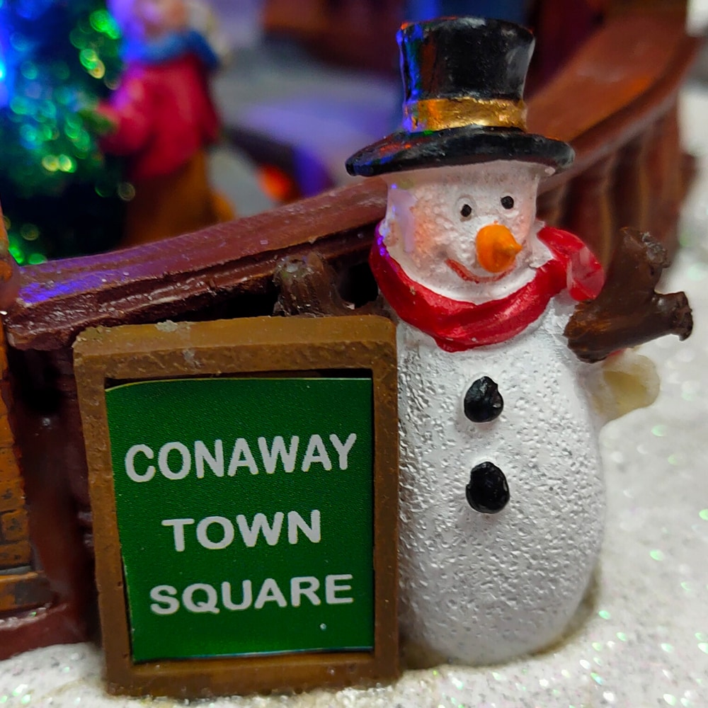 Holiday Living Conaway Town Square #2127184 LED Musical Motion Activated 8 Songs shops