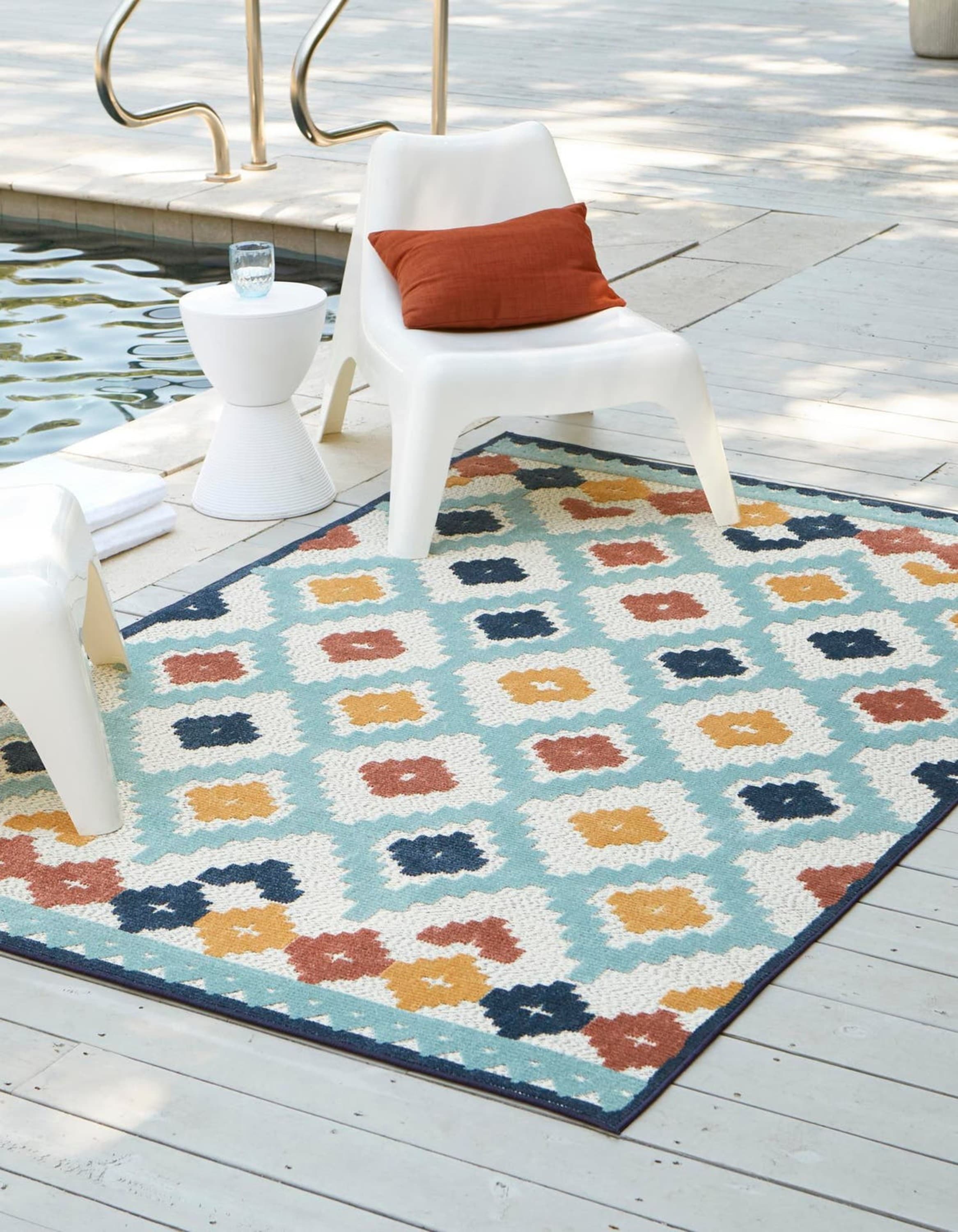 Unique Loom 3171427 Belize Outdoor 7 x 10 (ft) Loomed Polypropylene Ivory Rectangular Indoor/Outdoor Geometric Area rug