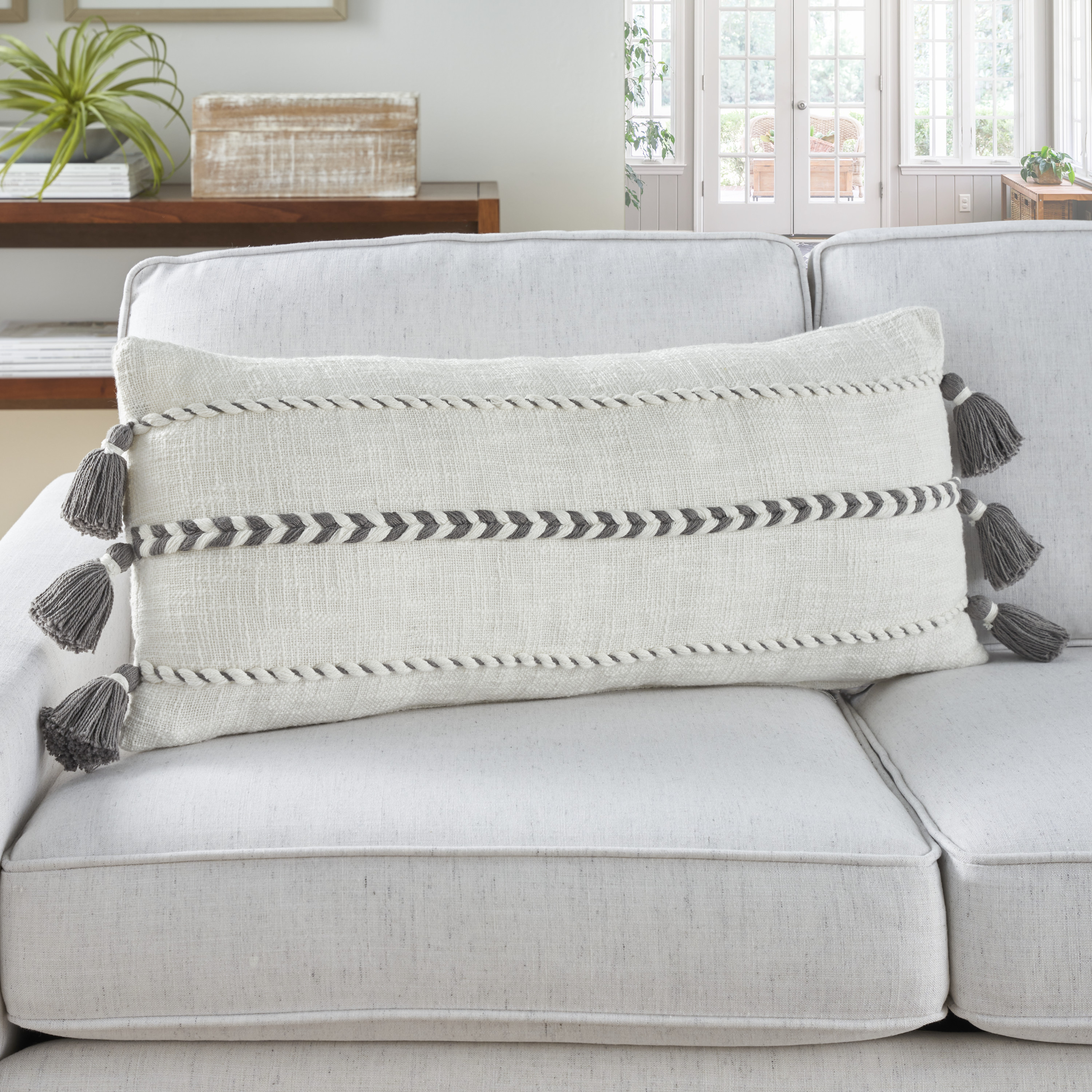 Mina Victory 798019002374 Accent-Pillows - View #5