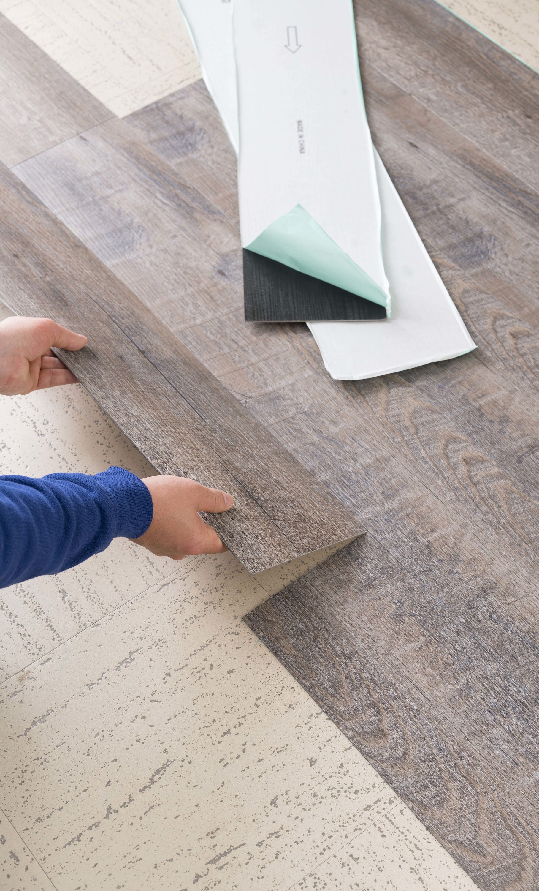 Livelynine Reclaimed Wood Vinyl Flooring Roll Waterproof Vinyl