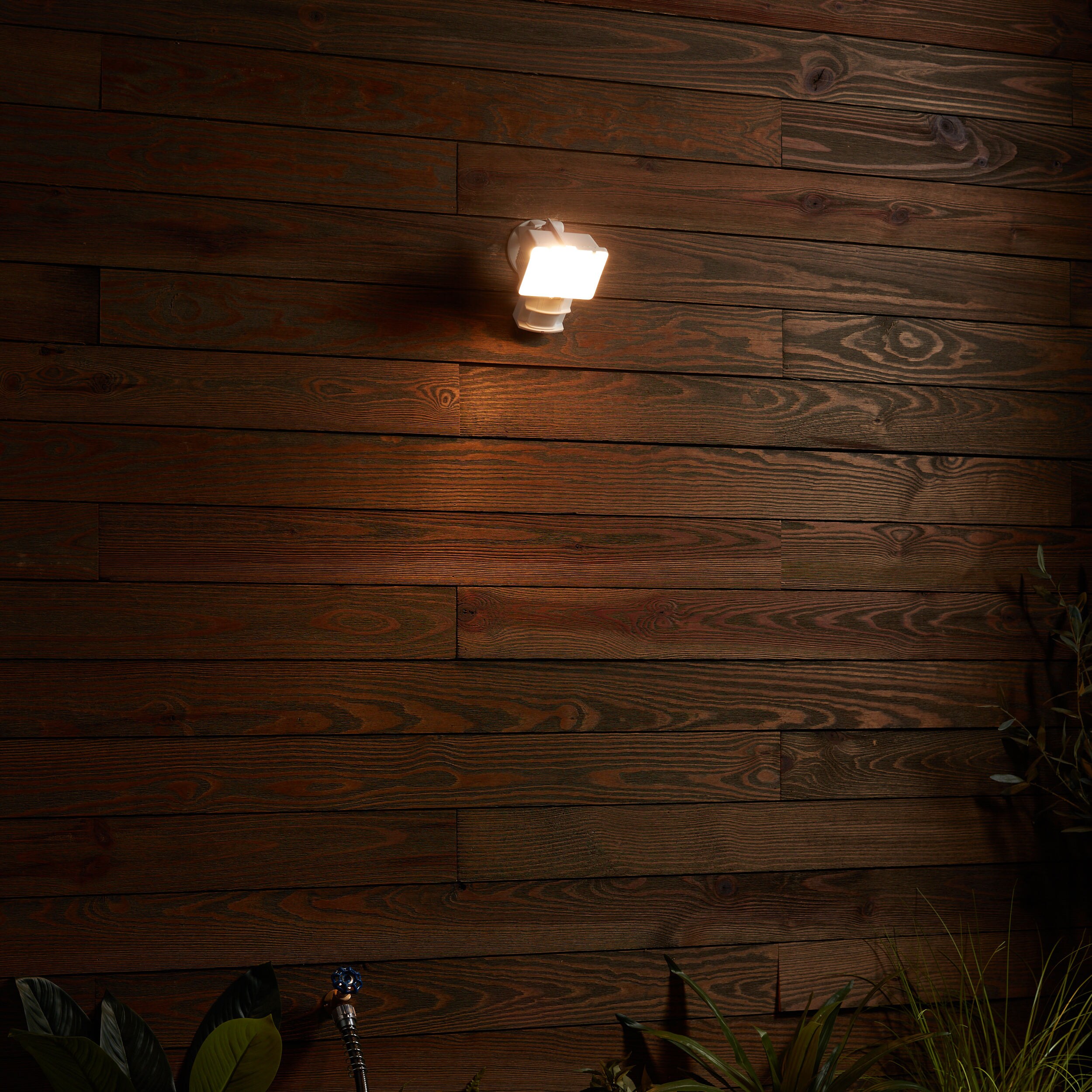Heath Zenith HZ-5525-WH Motion-Activated-Floodlights - View #4