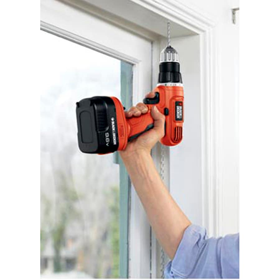 BLACK & DECKER 9.6-volt 3/8-in Cordless Drill (1-Battery Included, Charger  Included) at