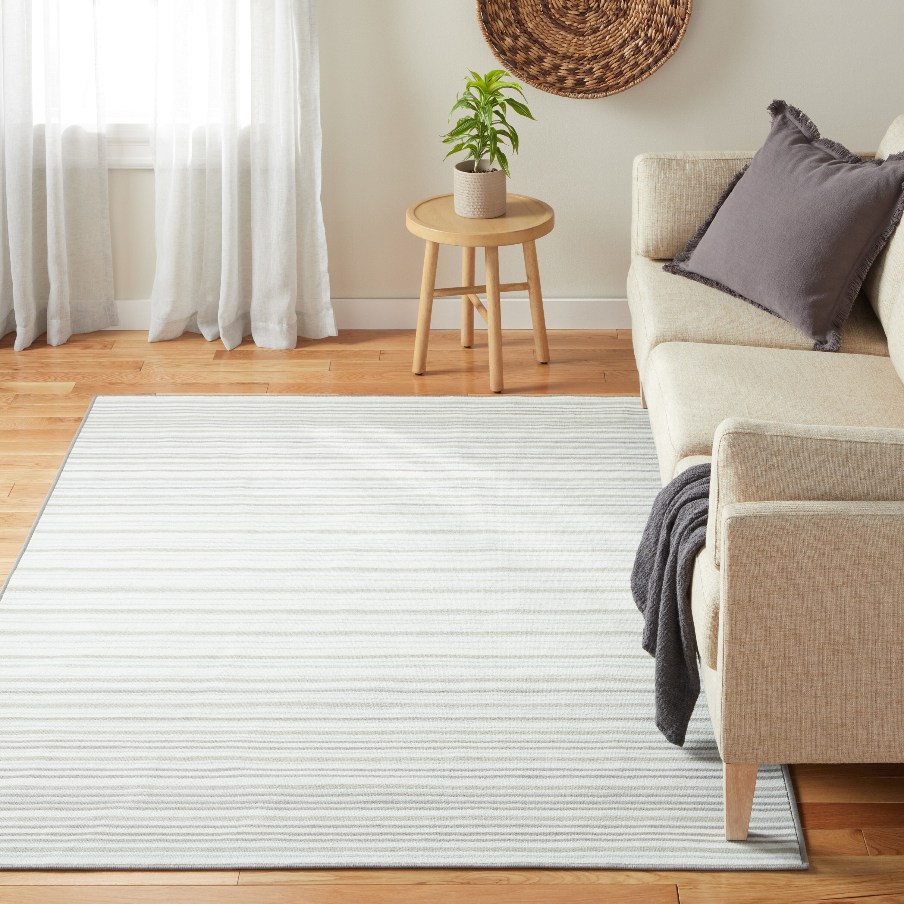 Town & Country Living 1-135024-451 Layne 8 x 10 (ft) Loomed Polyester Silver/Grey Rectangular Indoor Stripe Machine washable Area rug