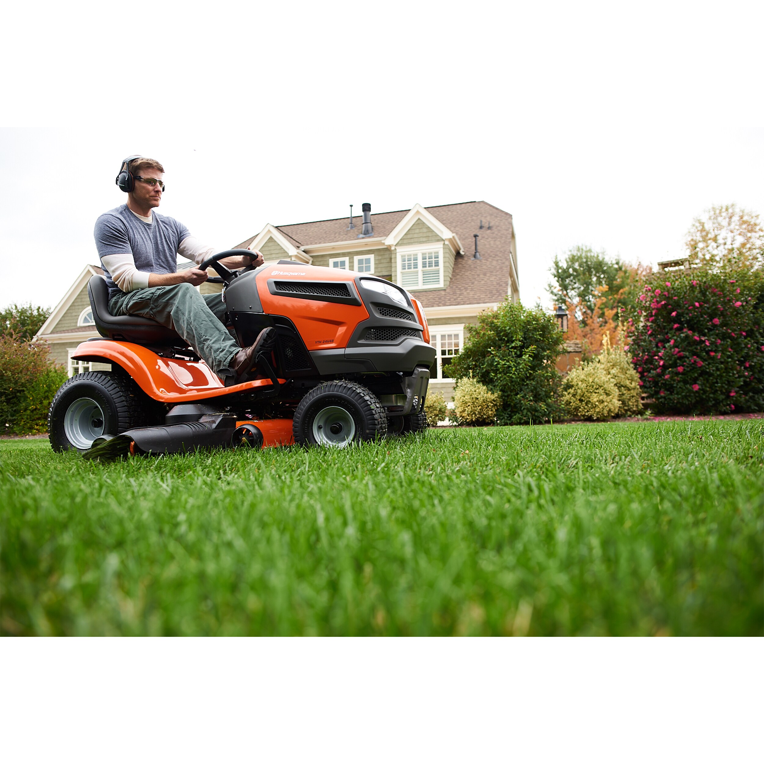 Husqvarna Yth24v48 48 In 24 Hp V Twin Riding Lawn Mower In The Gas Riding Lawn Mowers Department 5665