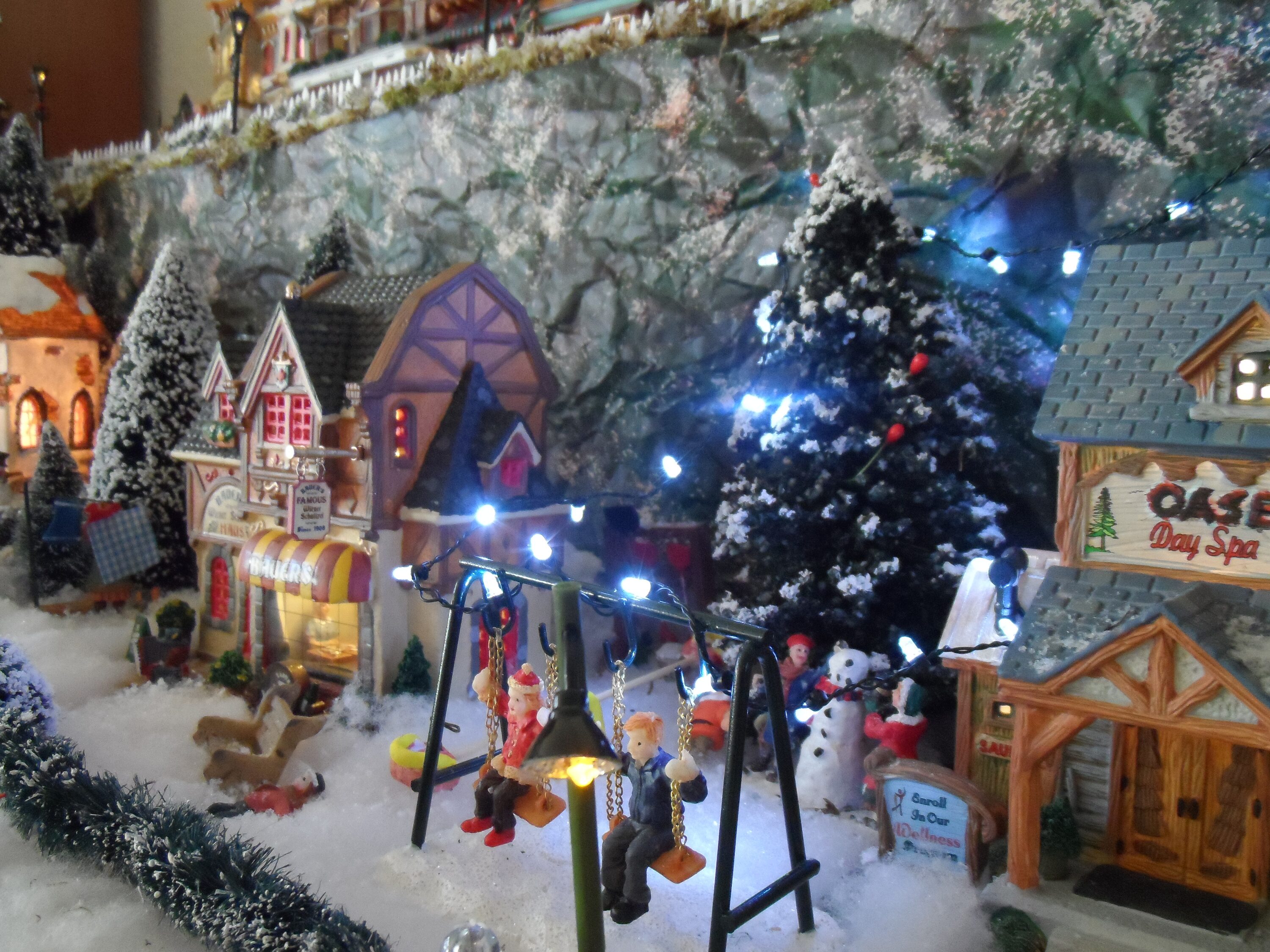 Northlight 32911691 Table-Christmas-Decorations - View #3