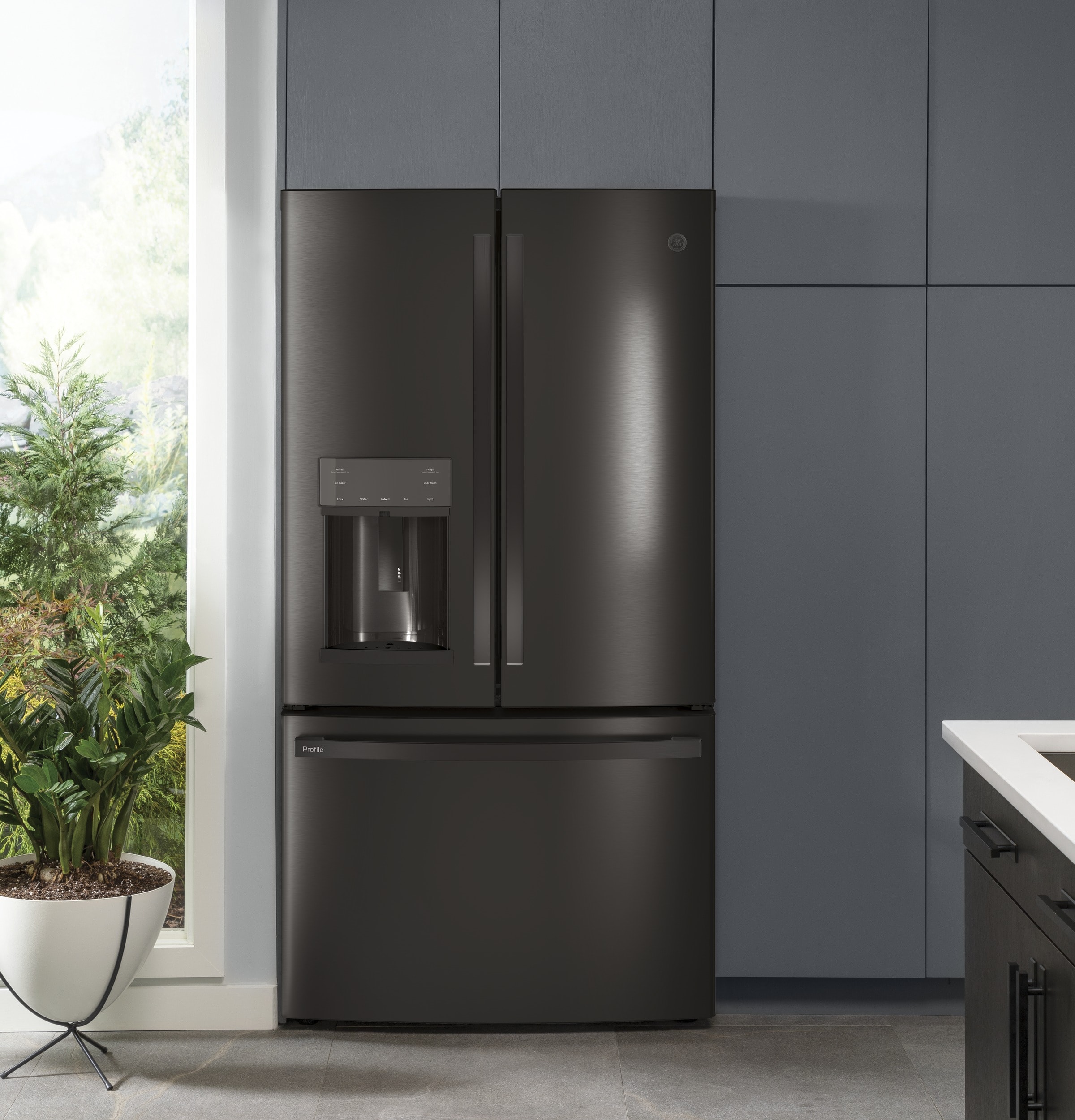 Samsung Mega Capacity 30.5-cu ft Smart French Door Refrigerator with Dual  Ice Maker (Matte Black Stainless) ENERGY STAR