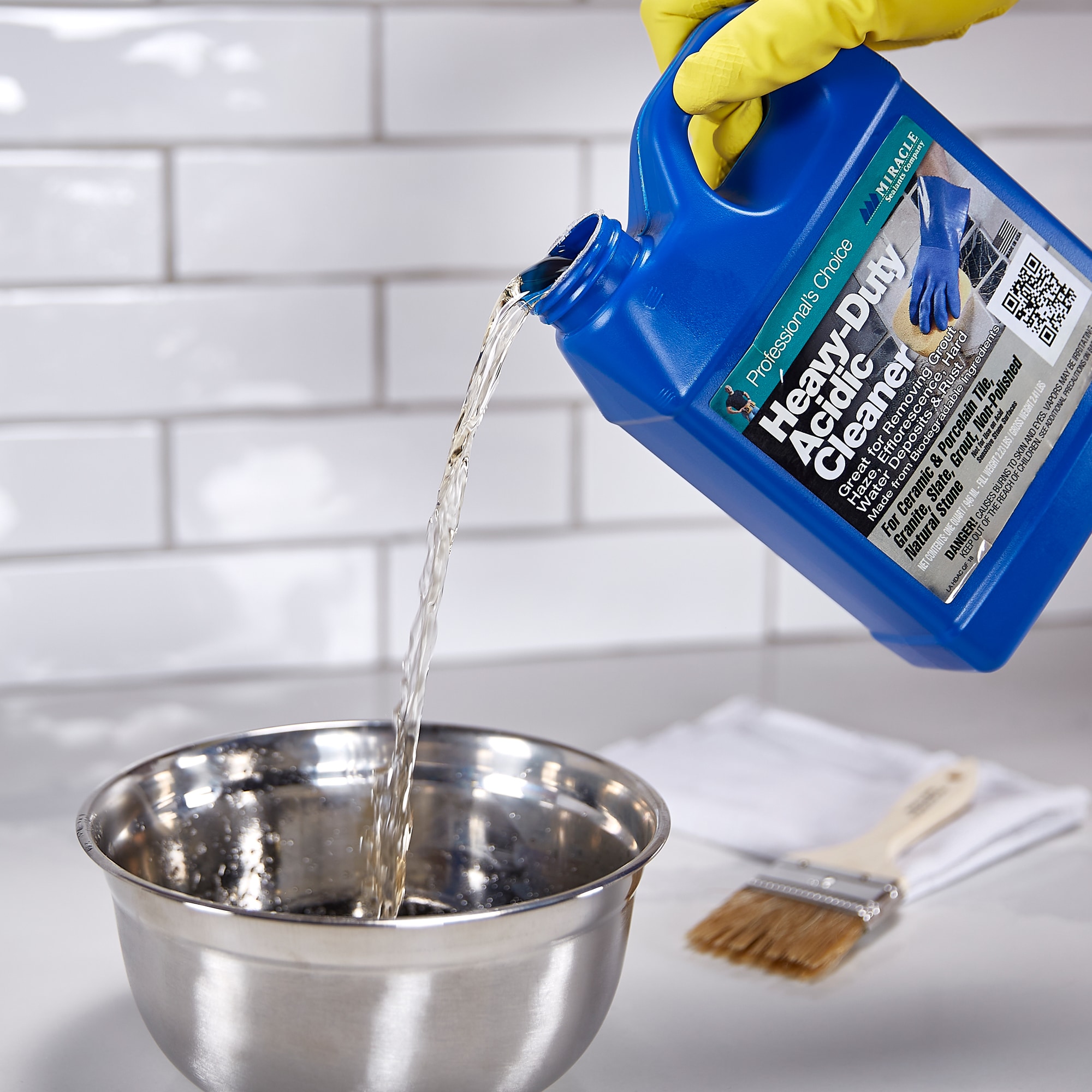 Quality Chemical Grout Glo/heavy-duty acid restroom tile, grout and fixture  cleaner/Removes rust, scale & calcium deposits / 4 Gallon case