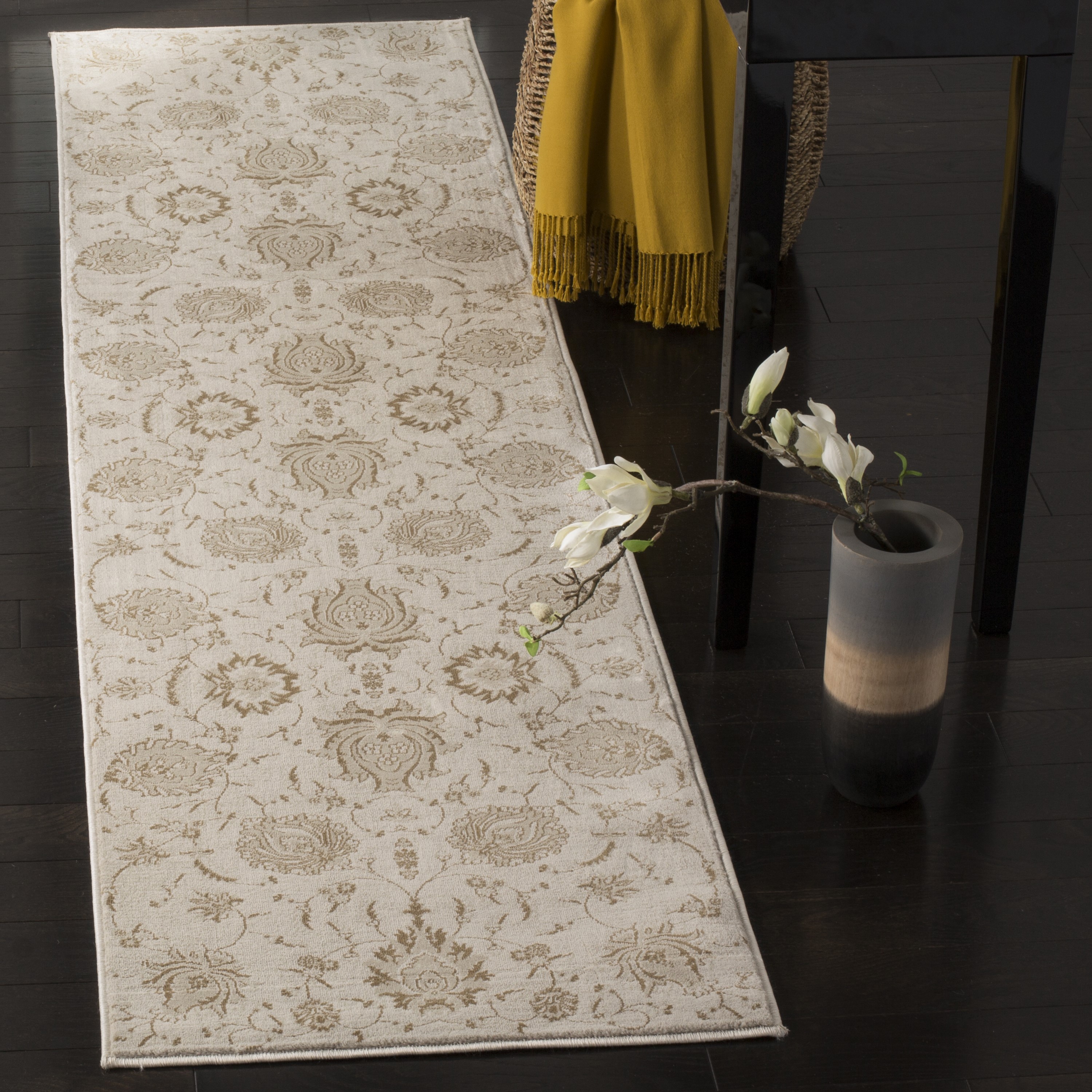 Safavieh VTG579M-28 Vintage Fata 2 x 8 (ft) Loomed Polypropylene Cream/Camel Rectangular Indoor Distressed/Overdyed Vintage Runner rug
