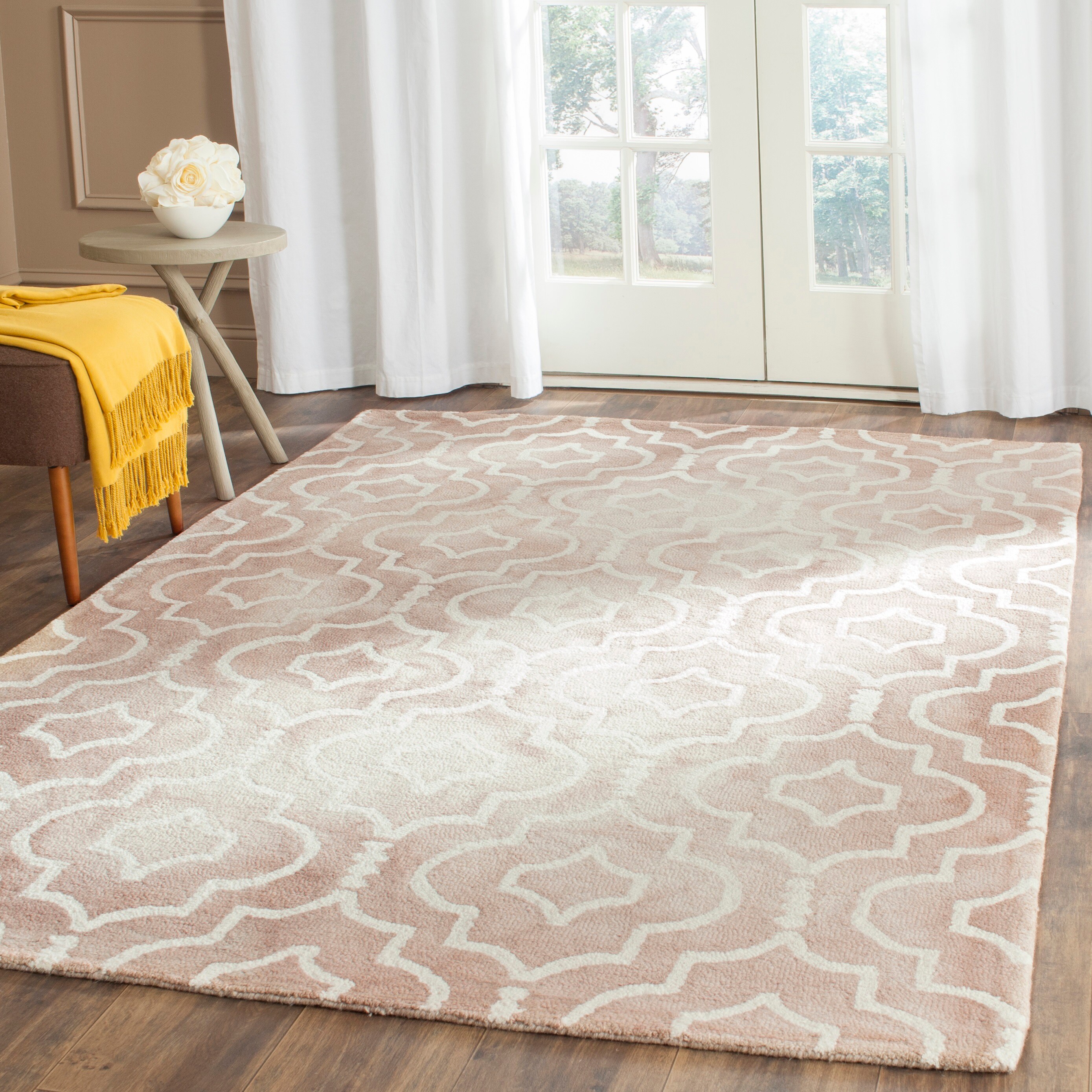 Safavieh DDY538G-4 Dip Dye Danna 4 x 6 (ft) Tufted Wool Beige/Ivory Rectangular Indoor Geometric Bohemian/Eclectic Area rug