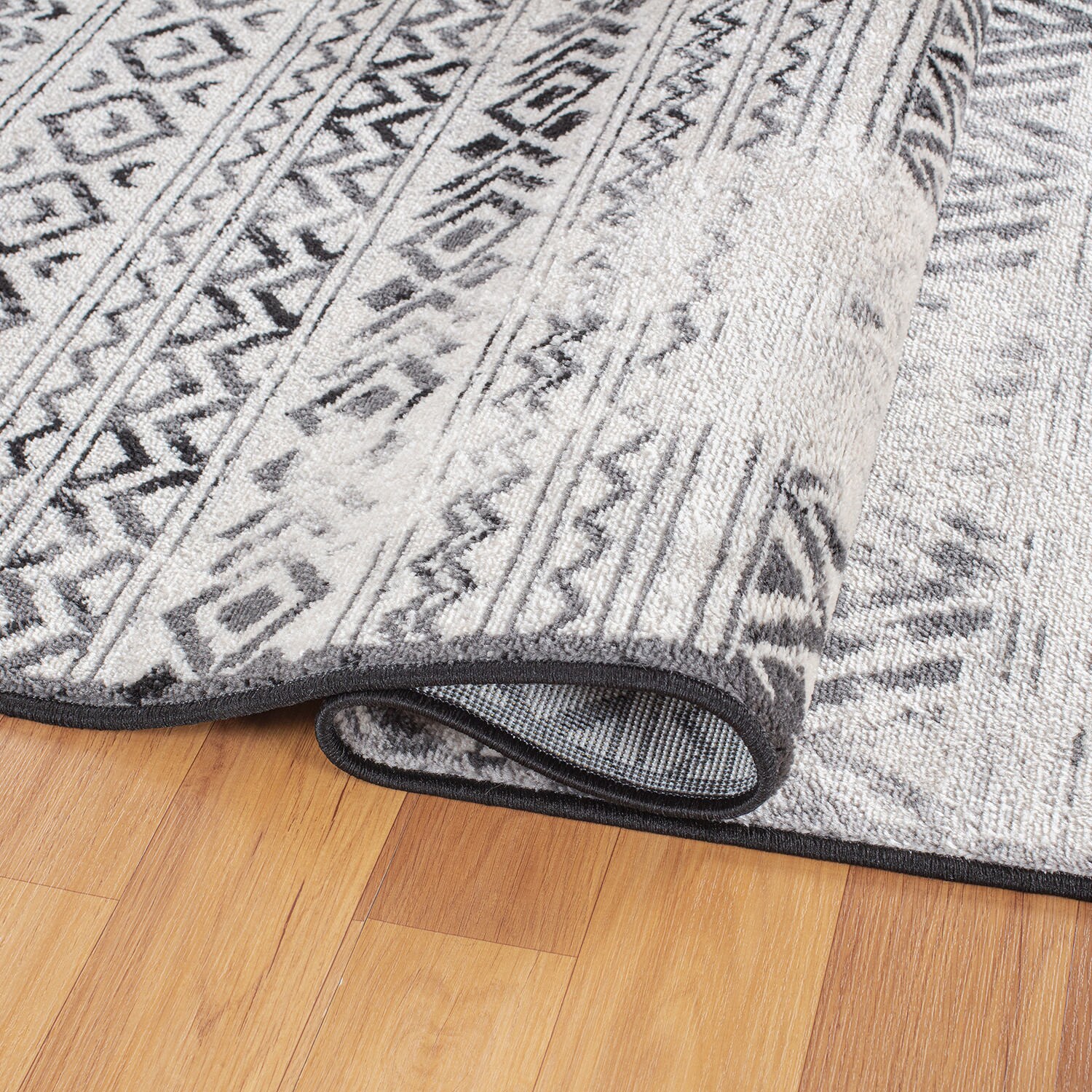 World Rug Gallery 383BLACK5X7 rugs - View #3