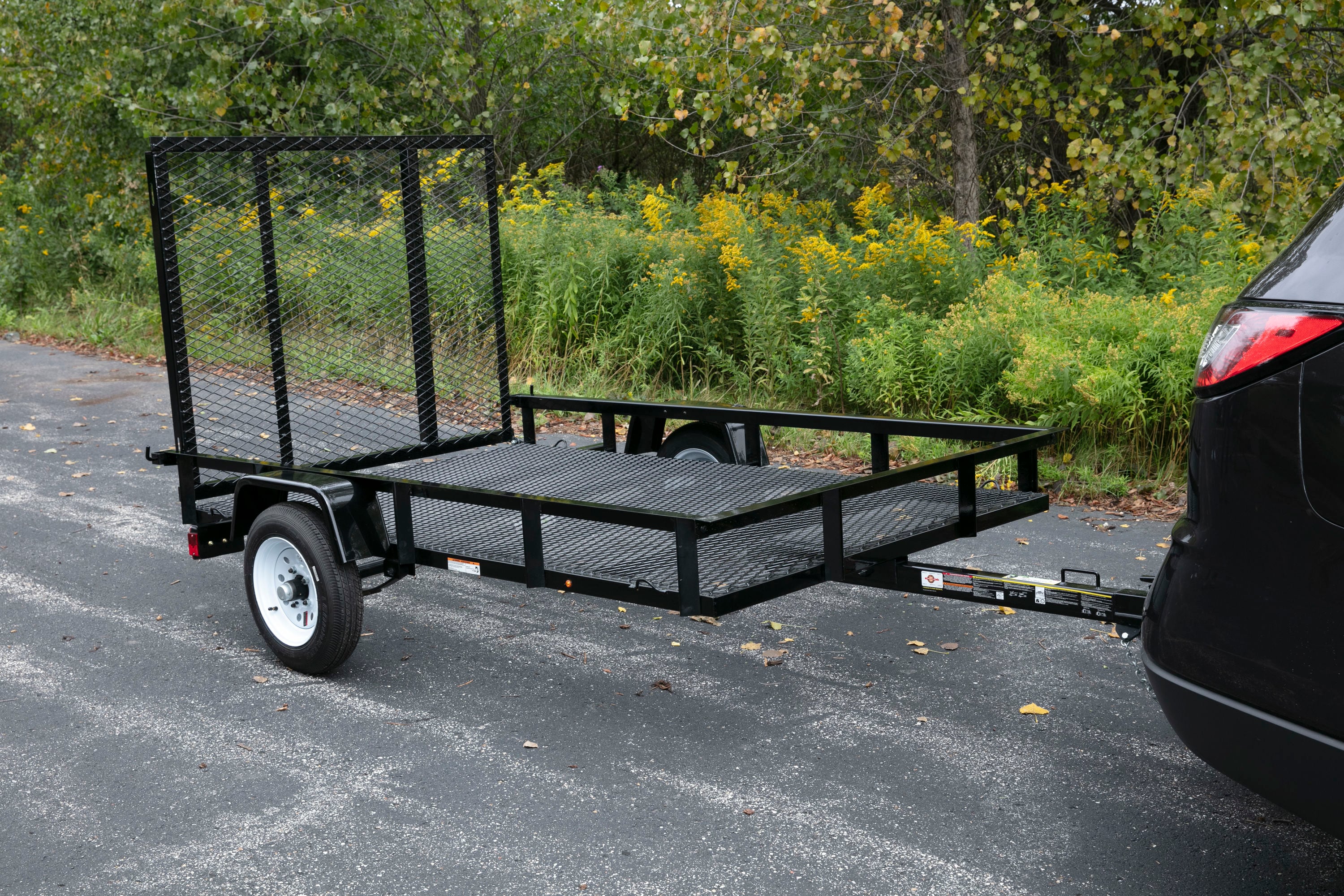 carry-on-trailer-5-ft-x-8-ft-wire-mesh-utility-trailer-with-ramp-gate