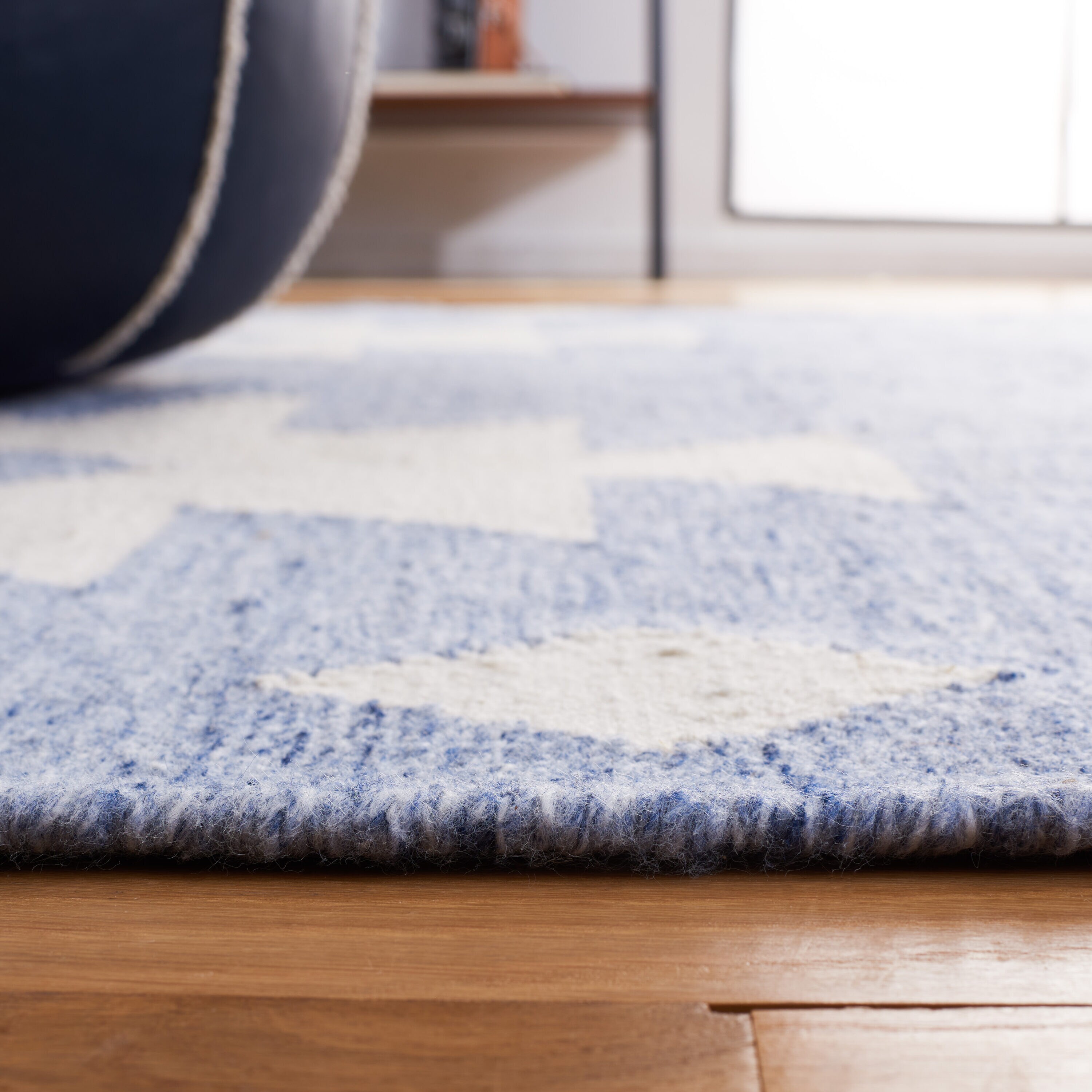Safavieh KLM764M-4 rugs - View #4