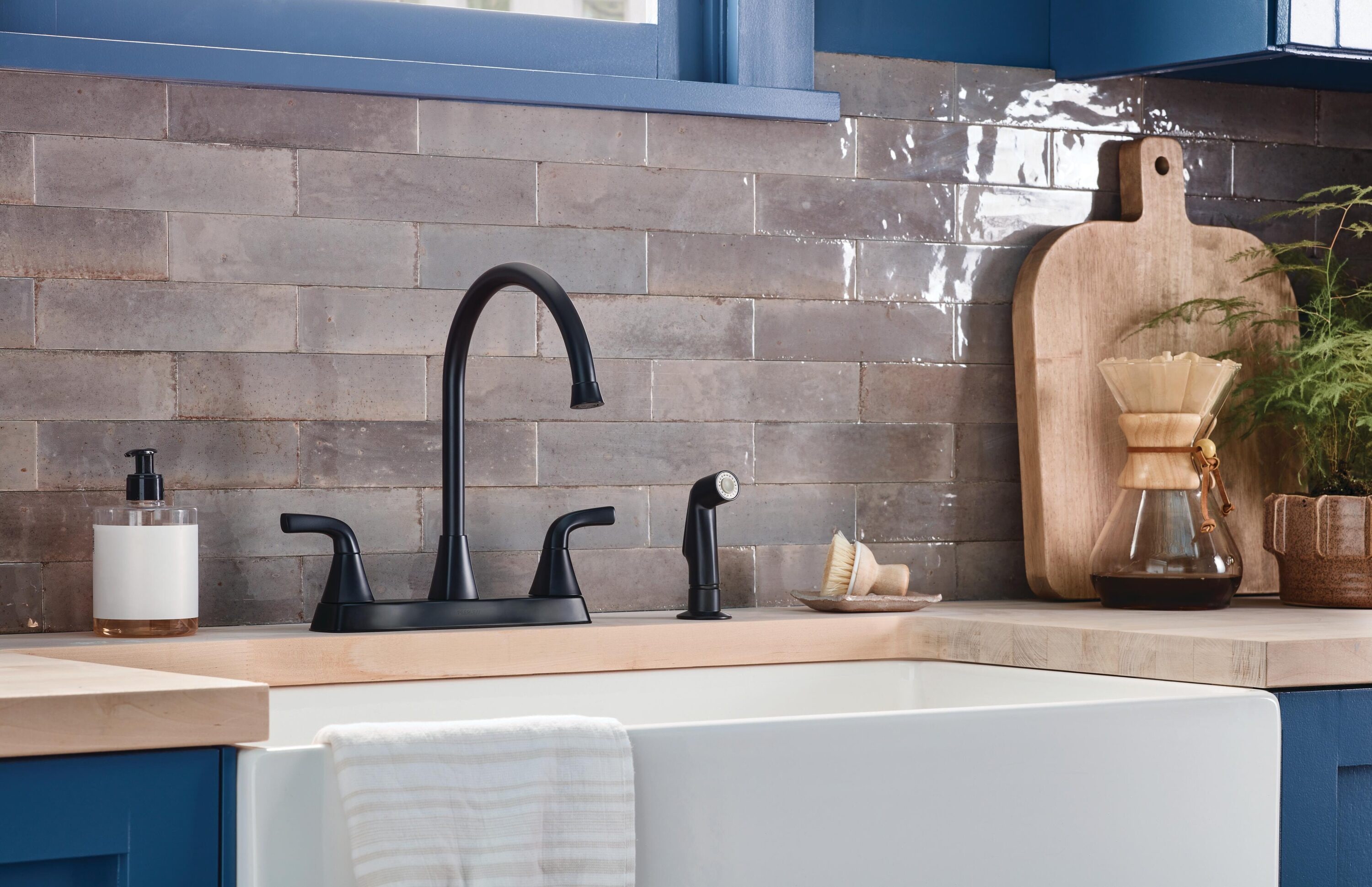 Peerless P2835LF-BL Kitchen-Faucets - View #4
