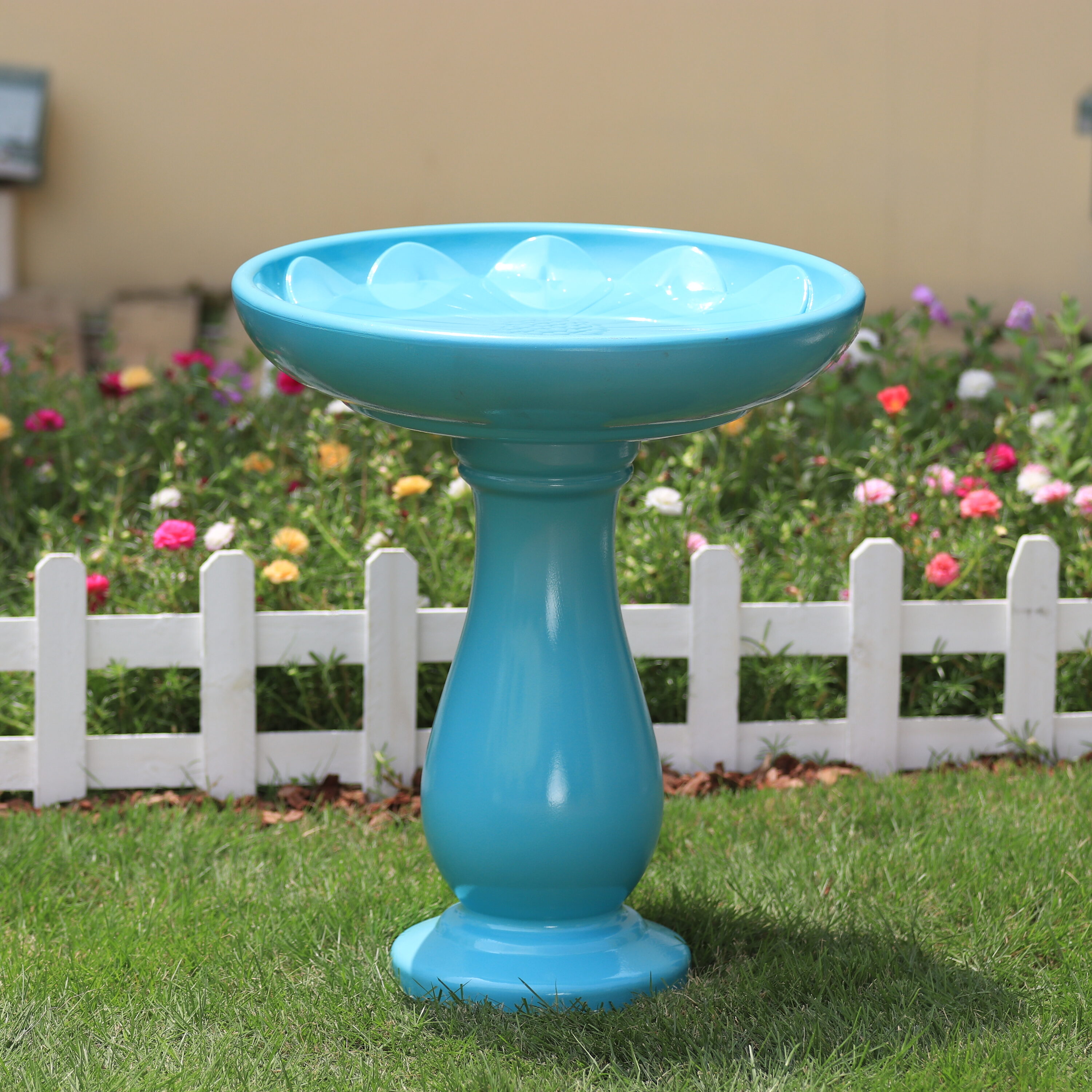 Style Selections Glossy 20-in H Turquoise Plastic Complete Birdbath in ...