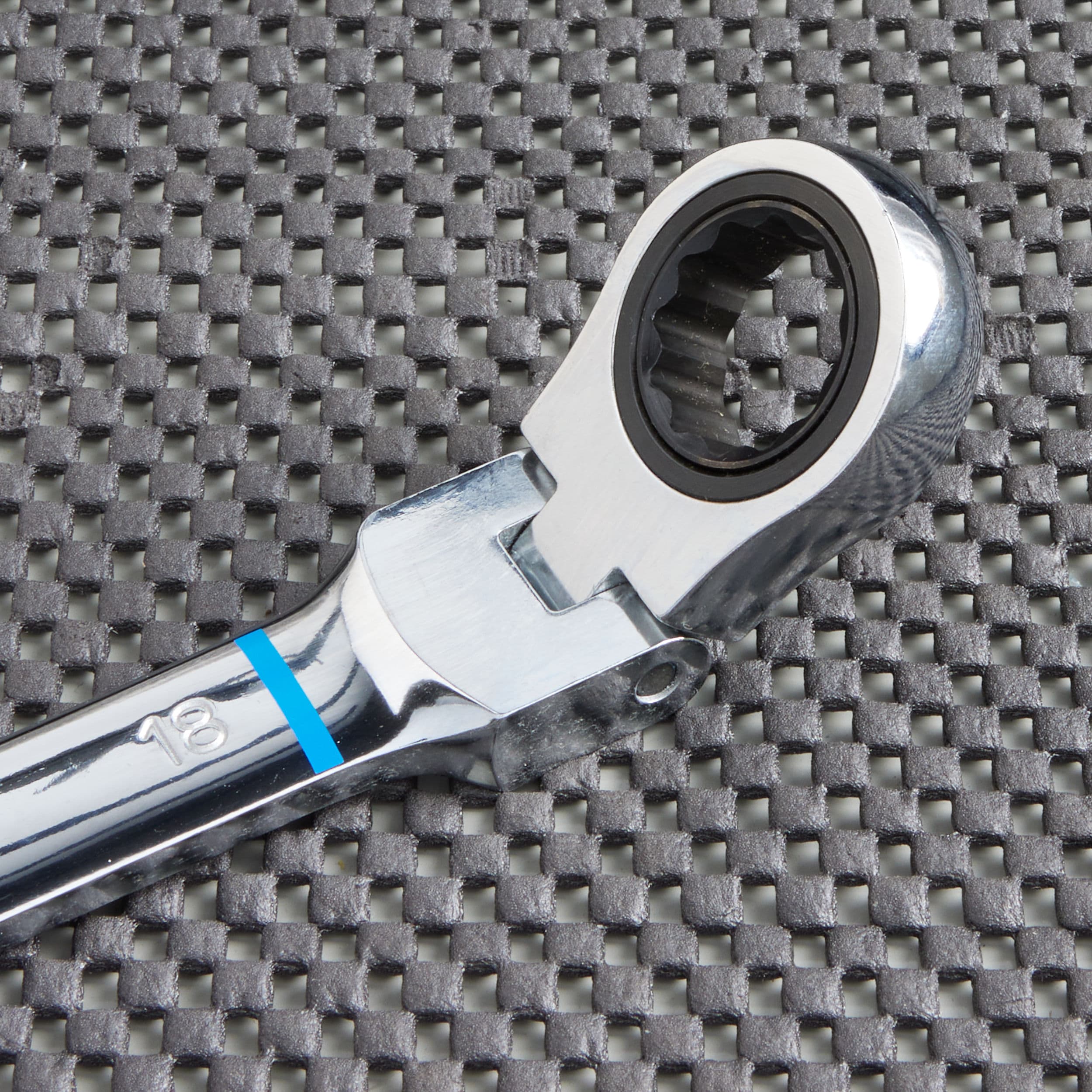 Kobalt 18mm 12-point Metric Flexible Head Ratchet Wrench
