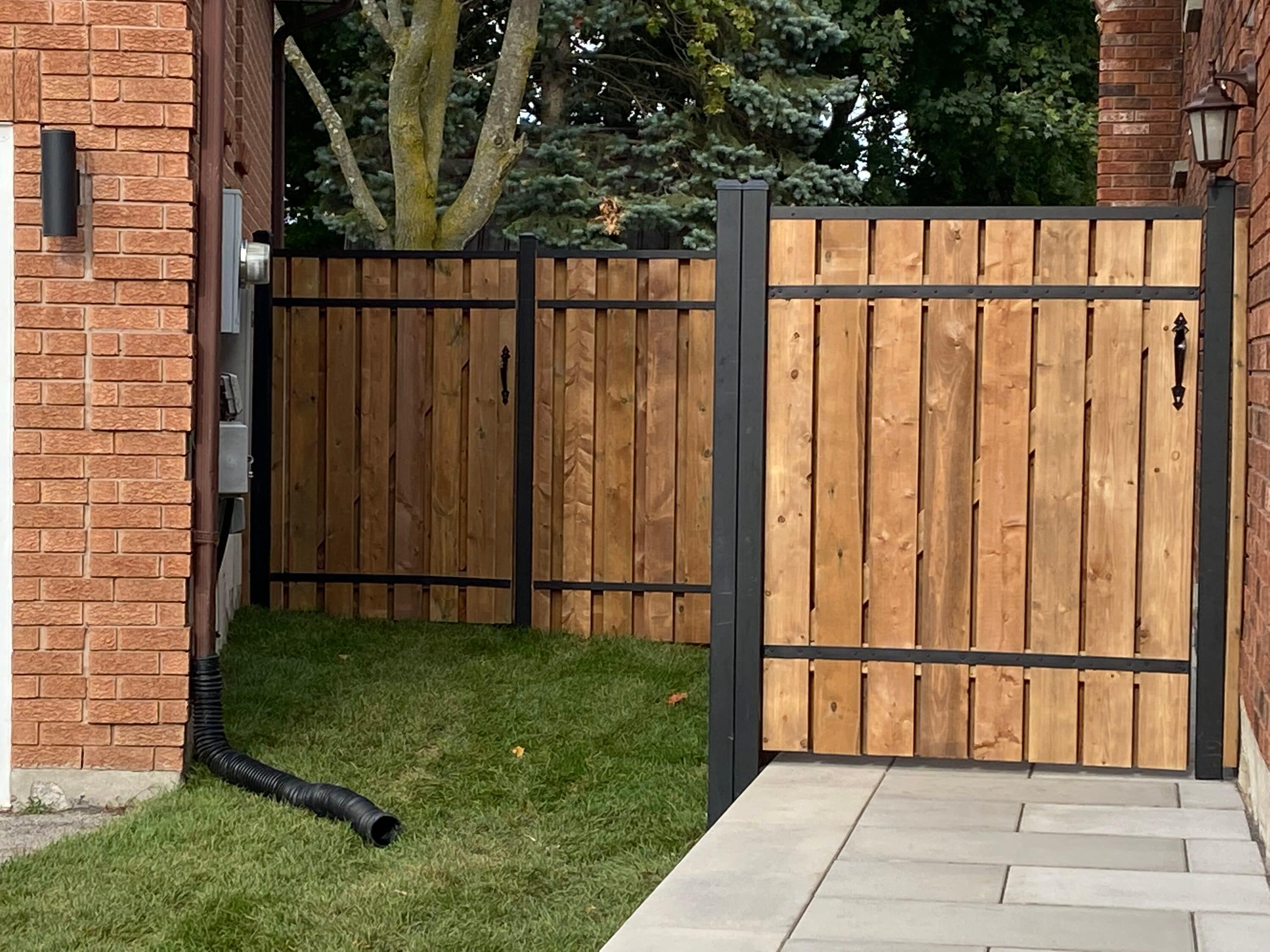 Slipfence SF2-GK200 Wood-Fence-Gates - View #9