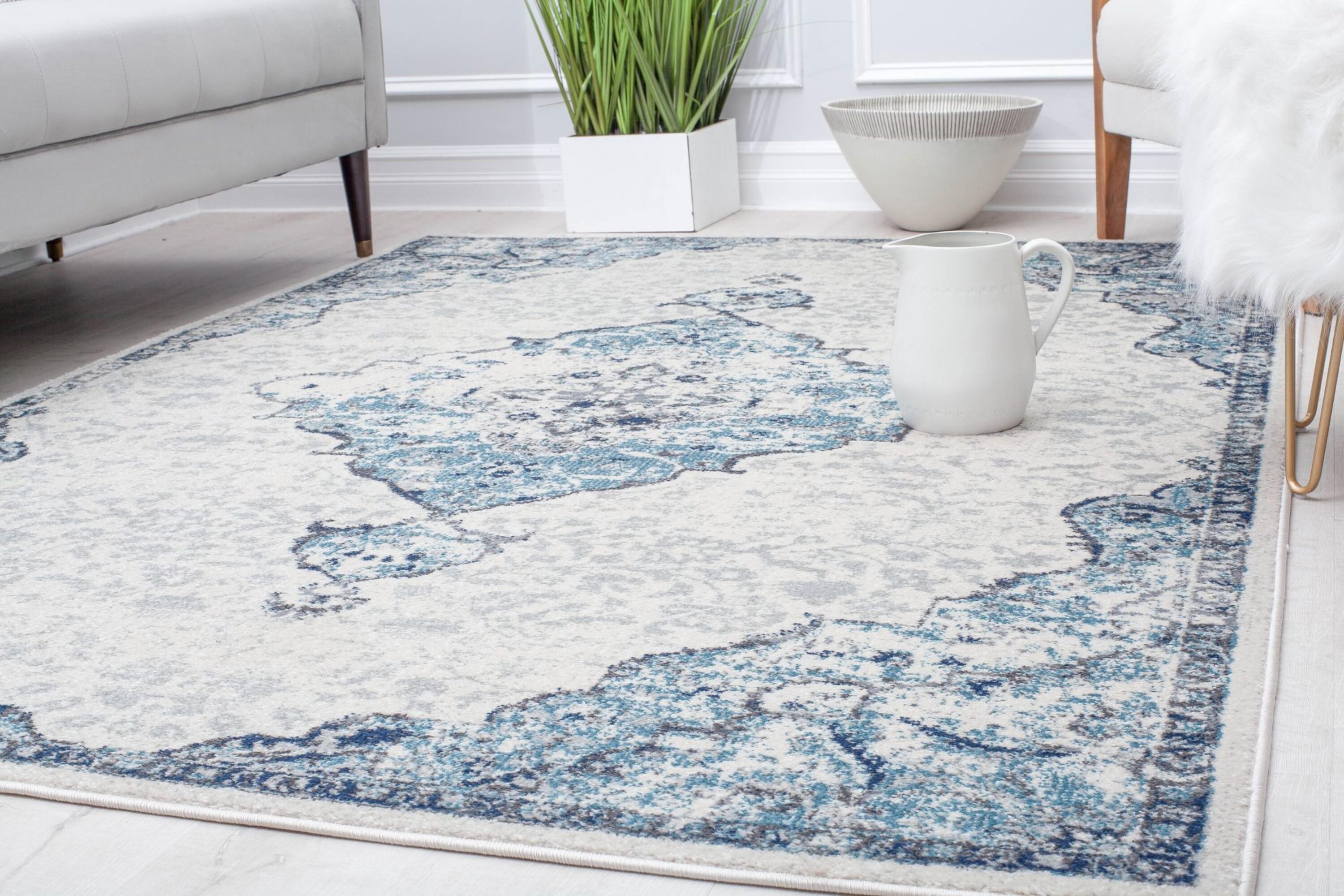 Harper Bluebonnet Transitional Vintage Area Rug 2'6" x 4'