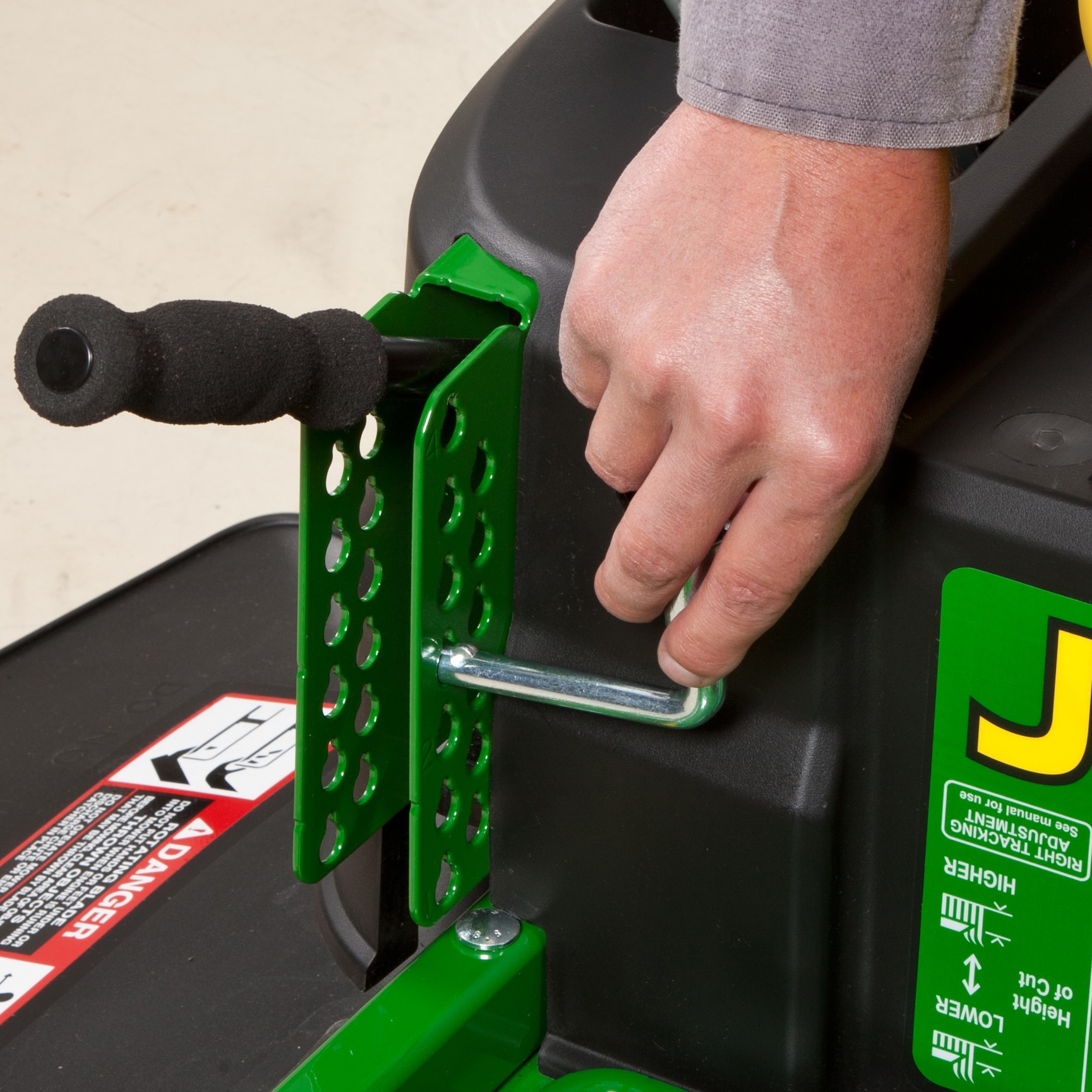 John Deere Z355E ZTrak 48 in 22 HP V twin Zero turn Riding Lawn Mower in the Zero Turn Riding Lawn Mowers department at Lowes