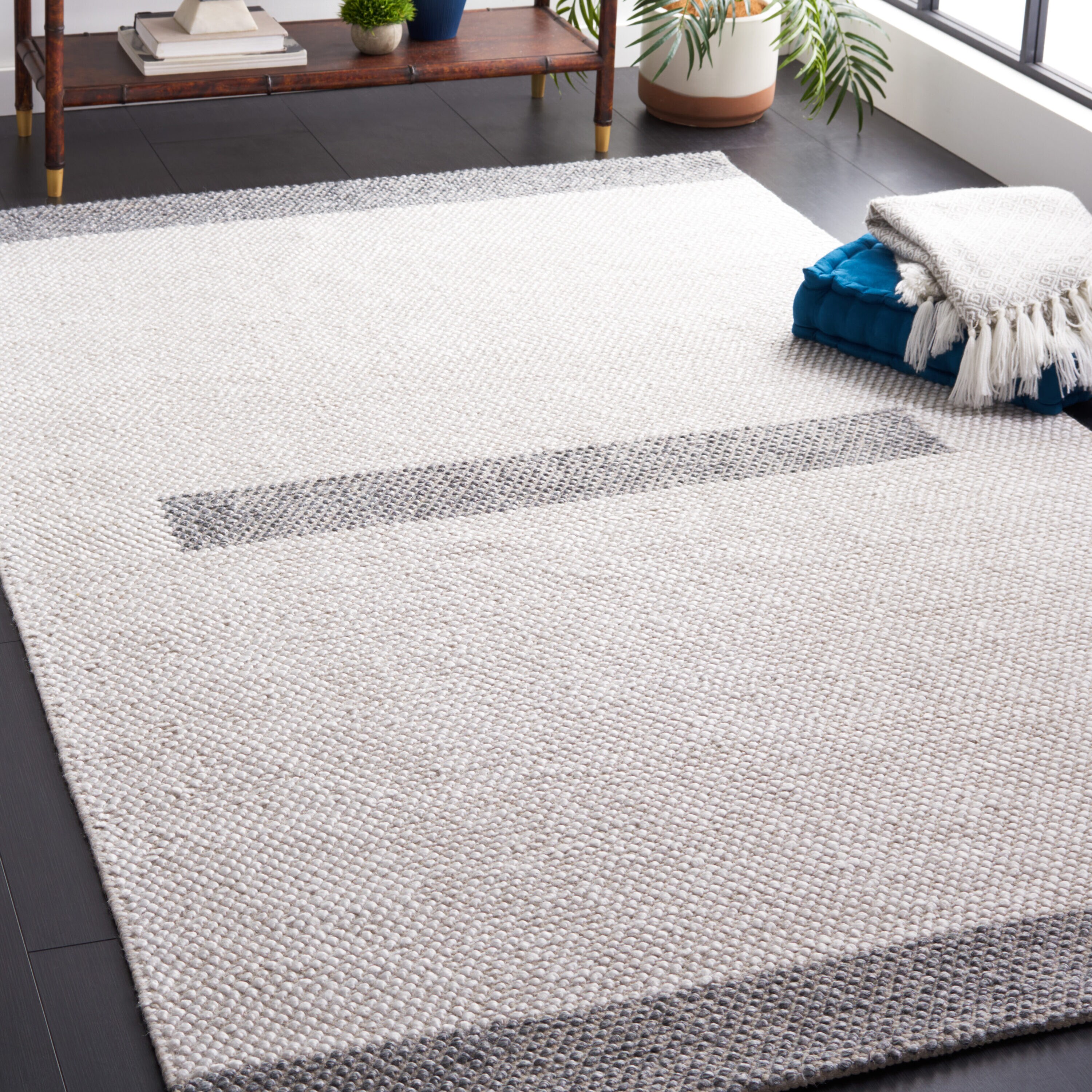  Natura 324 Ivory/Dark Gray Contemporary 5ft x 8ft Medium Rectangle Rug
