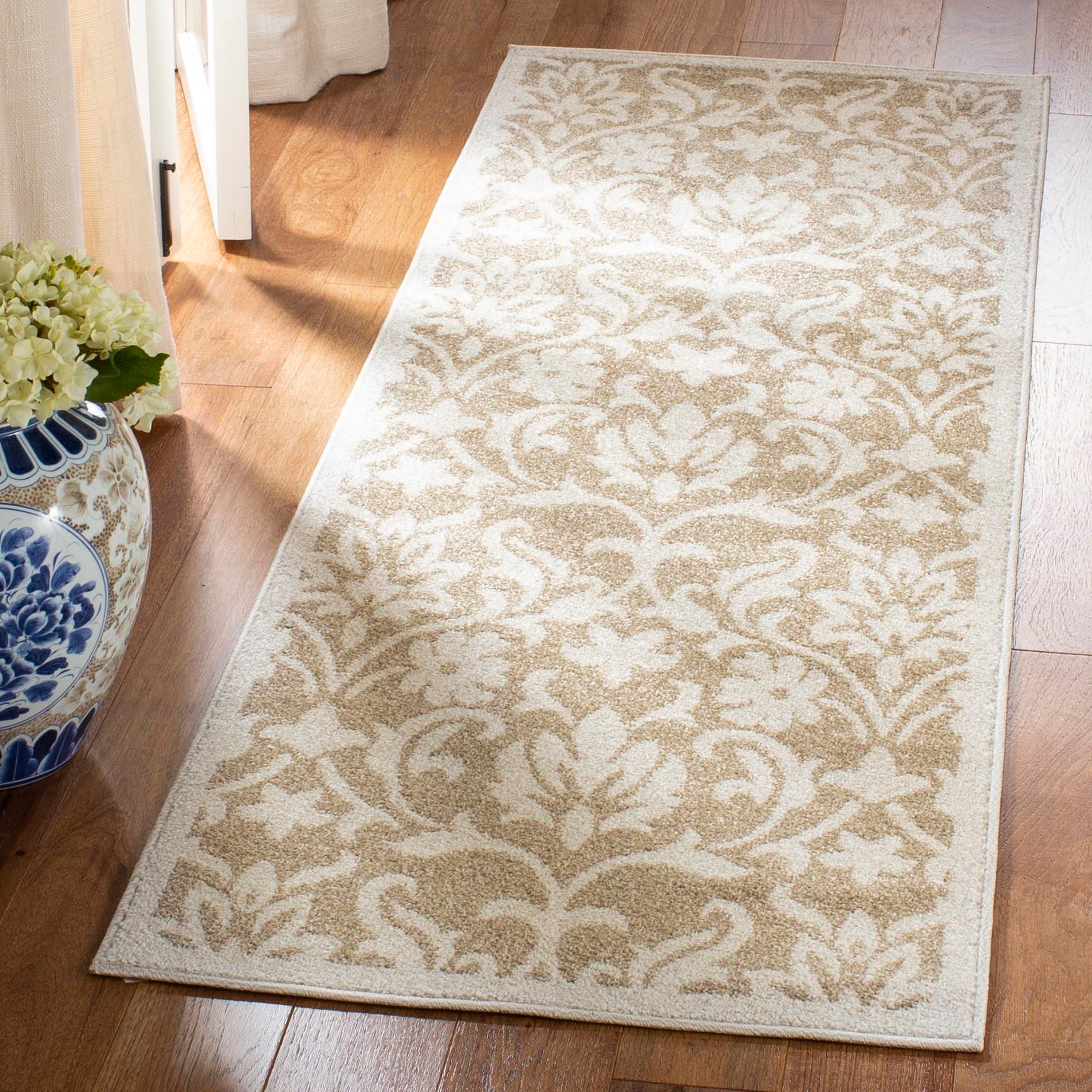 Safavieh AMT424S-29 Amherst Bouquet 2 x 9 (ft) Loomed Synthetic Wheat/Beige Rectangular Indoor/Outdoor Floral/Botanical Runner rug