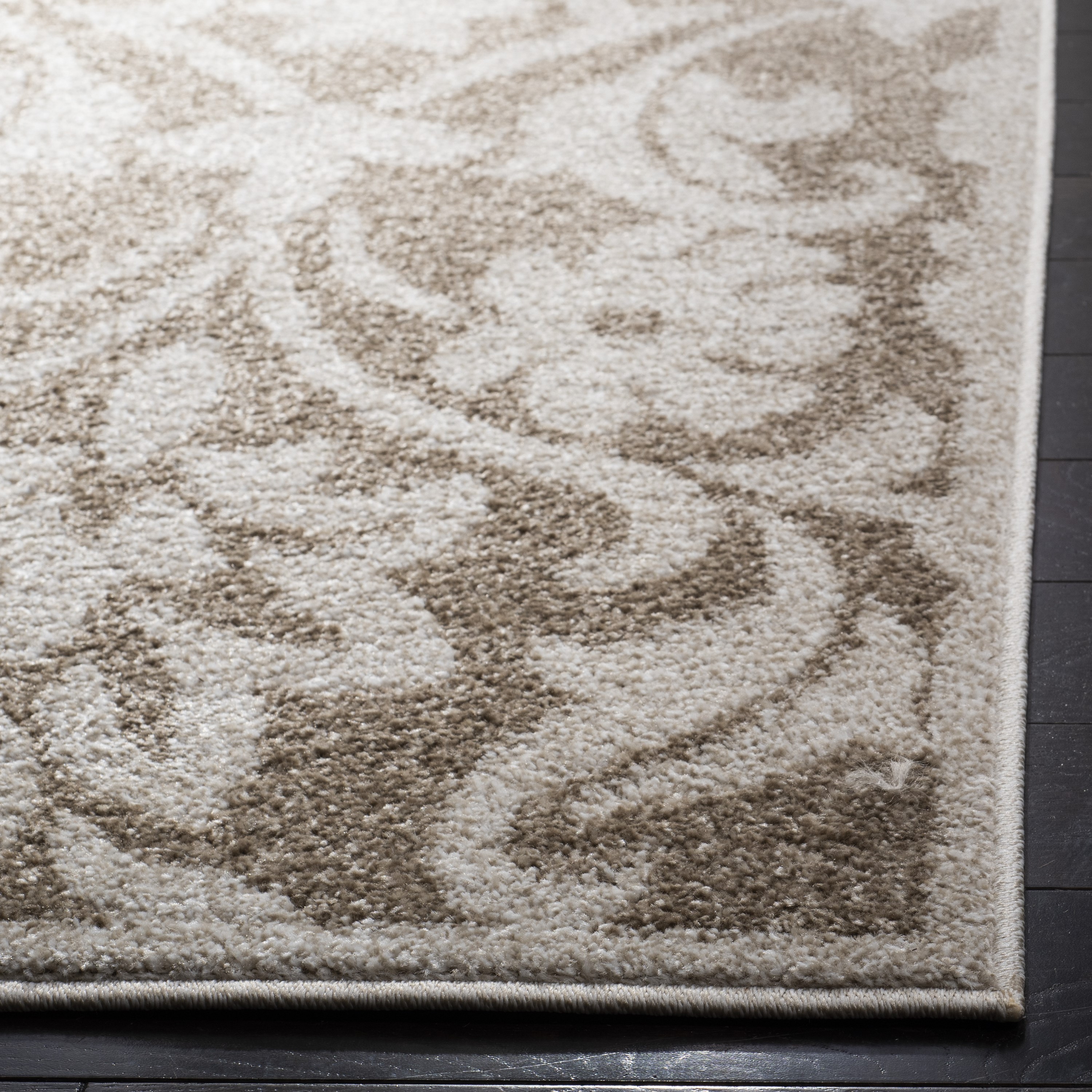 Safavieh AMT424S-4 rugs - View #3