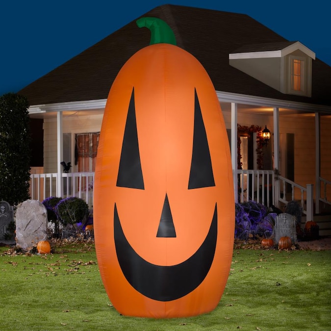 Gemmy 12-ft x 5.75-ft Lighted Jack-o-lantern Halloween Inflatable in ...