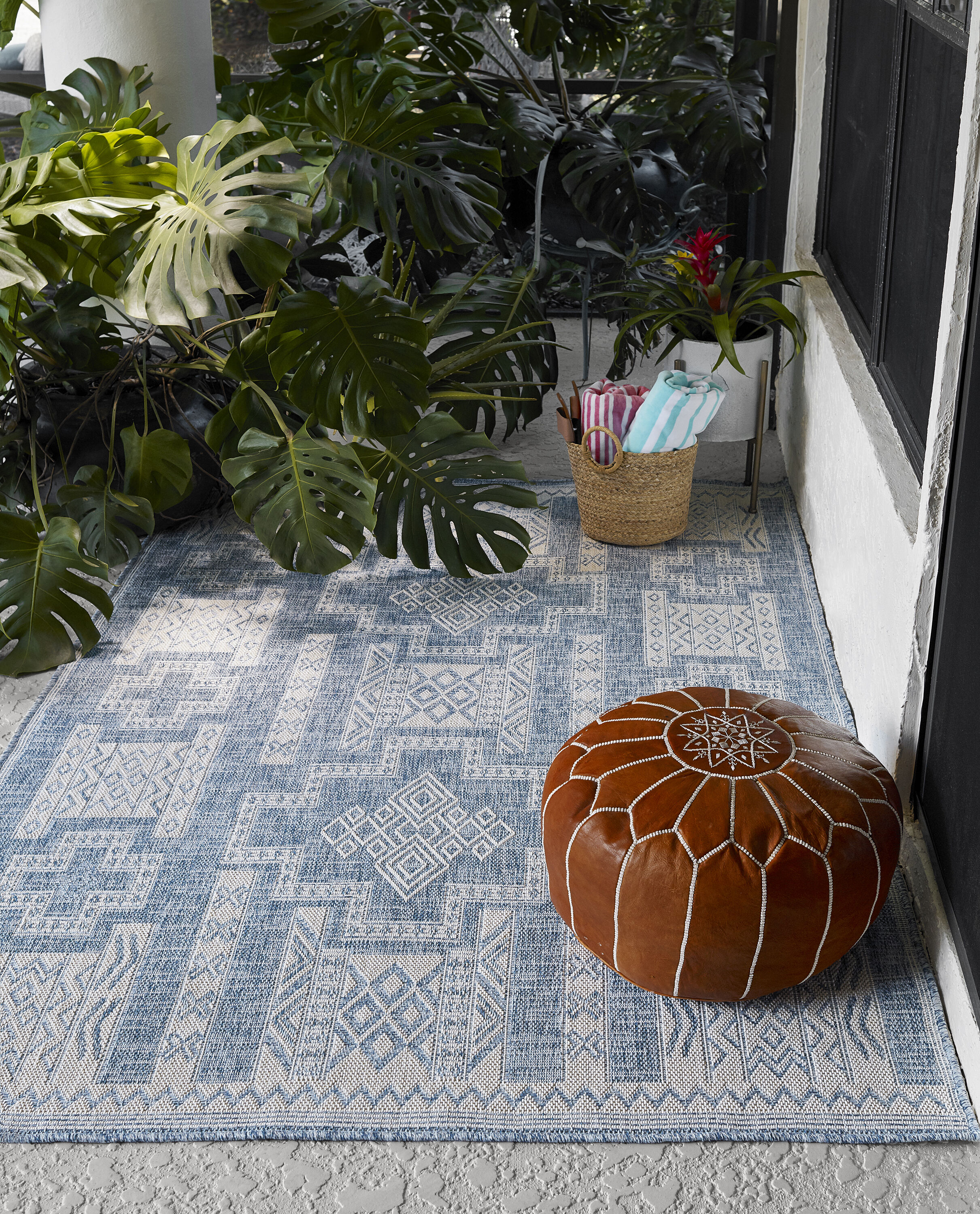 Momeni HAMPOHAM10BLU2776 3 x 8 (ft) Polypropylene Blue Rectangular Indoor/Outdoor Runner rug