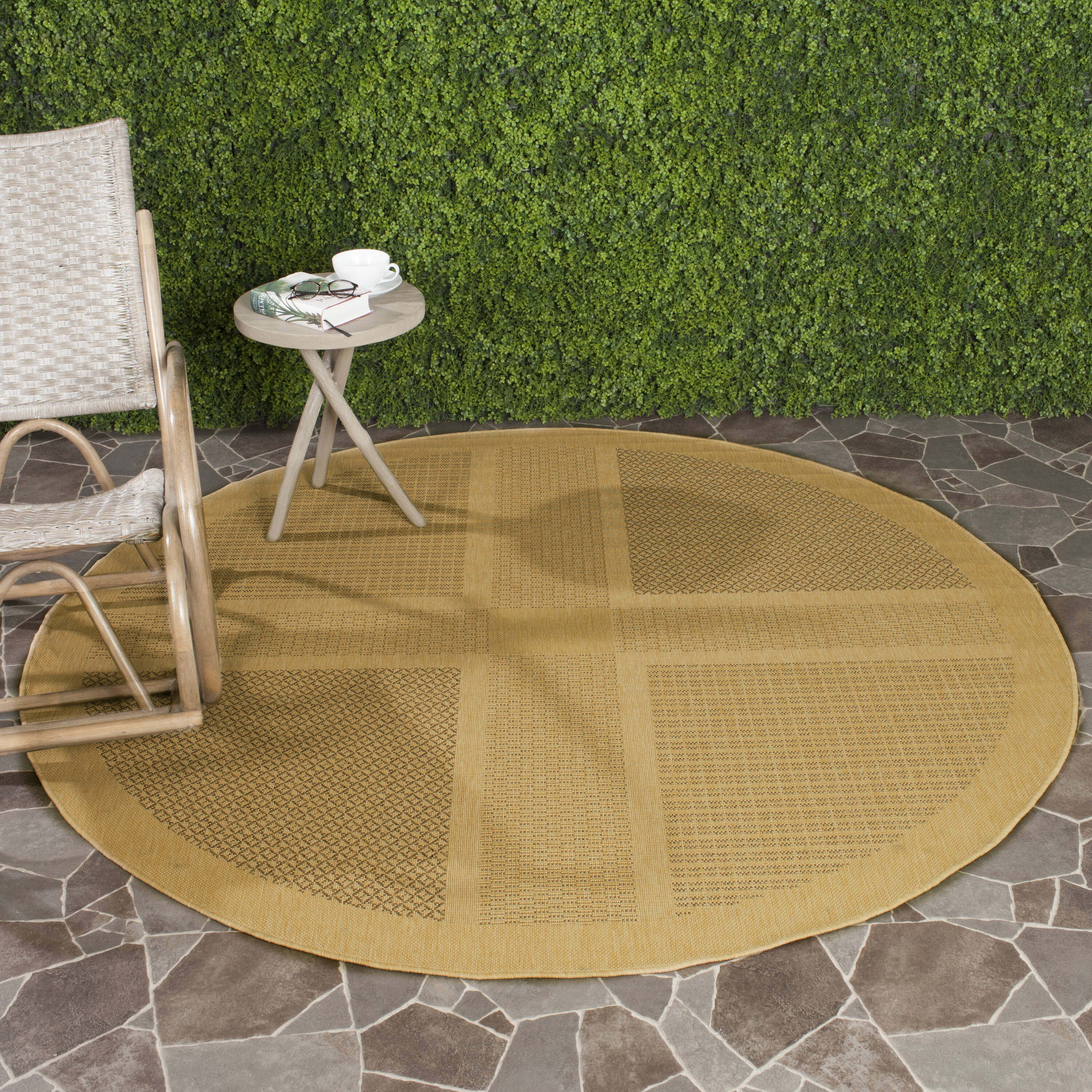 Safavieh CY1928-3001-7R Courtyard Checkmate 7 x 7 (ft) Loomed Polypropylene Natural/Brown Round Indoor/Outdoor Geometric Coastal Area rug
