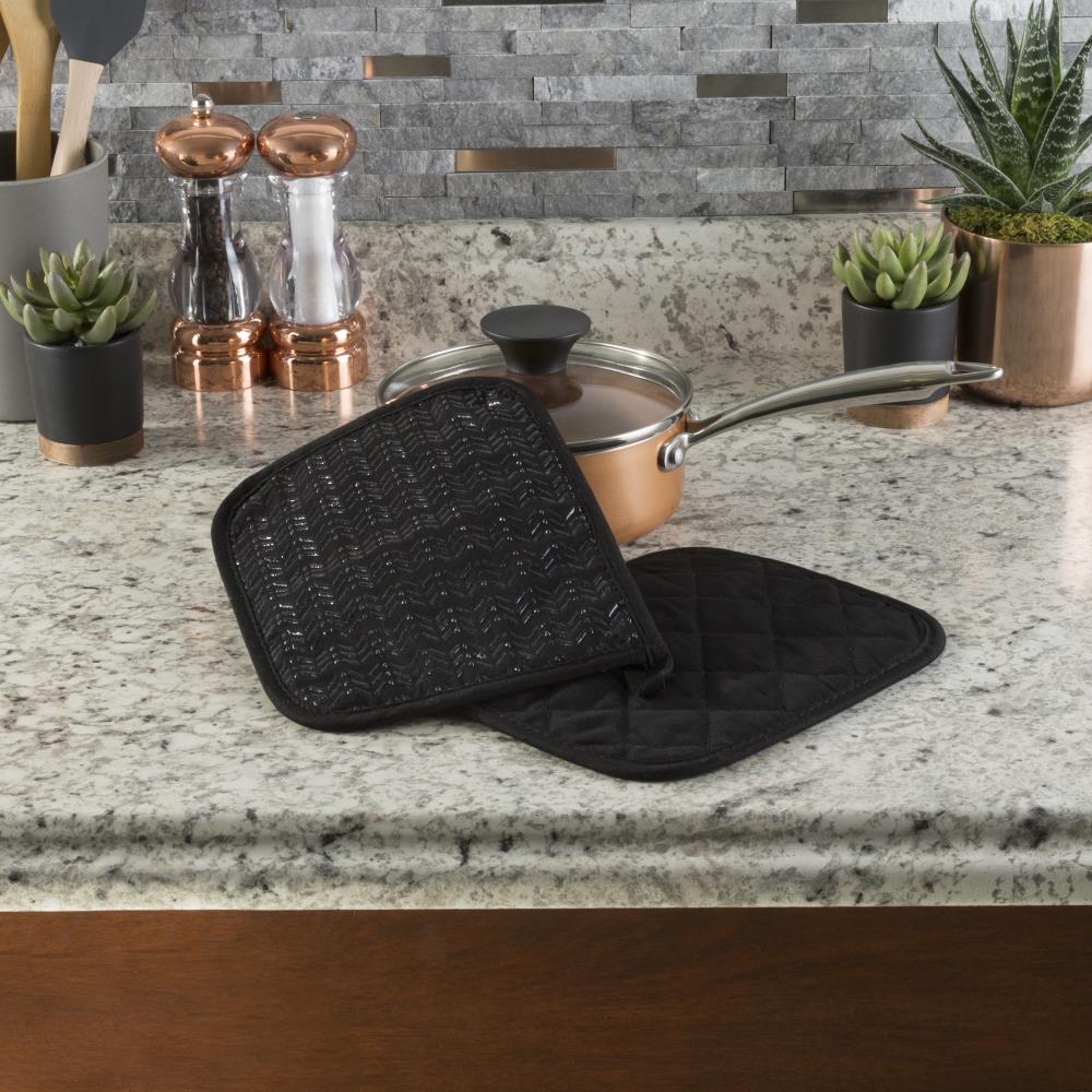Hastings Home Pot Holder Set with Silicone Grip, Quilted and Heat Resistant (Set of 2) by (Black) 100615CQM