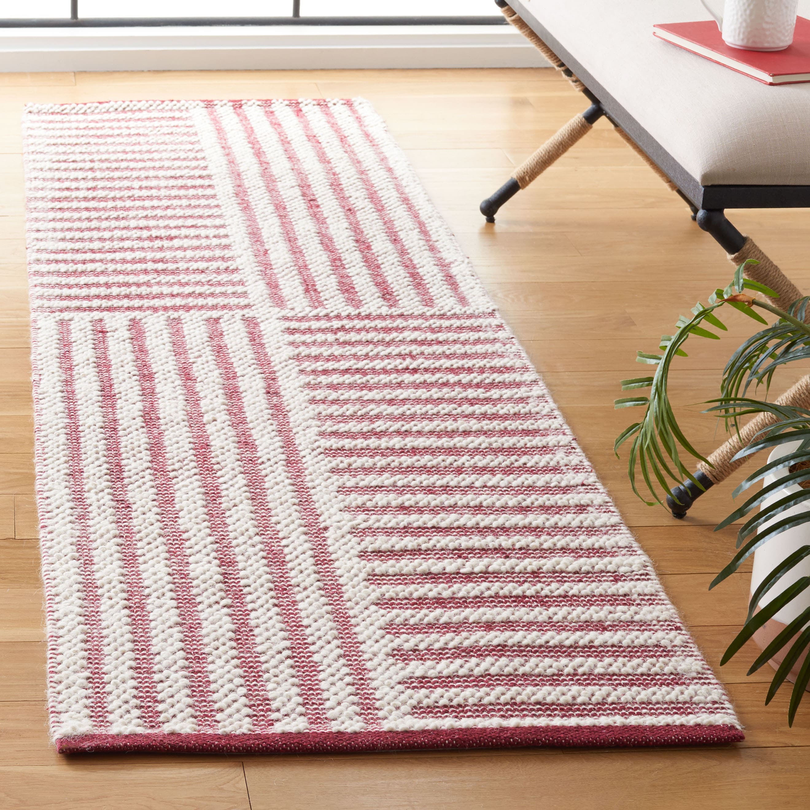  Natura 227 Ivory/Red Contemporary 2ft-3in x 8ft Runner Rug