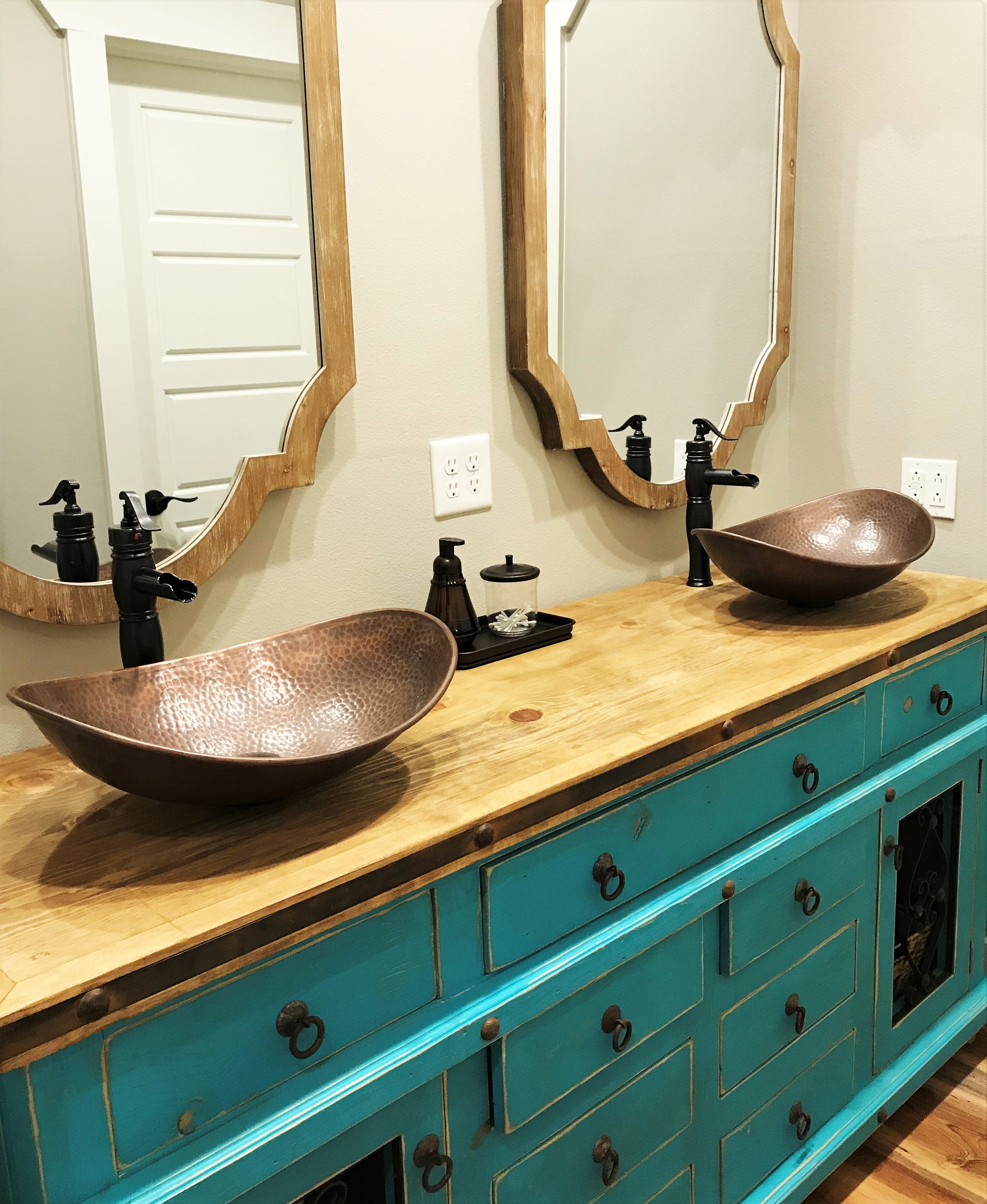 SINKOLOGY Confucious Antique Copper Vessel Oval Rustic Bathroom Sink (19-in x 14-in)