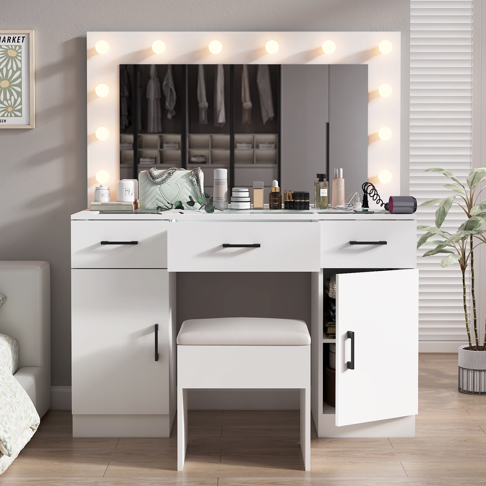 Outopee LO1G52005802 Bedroom-Vanities - View #2
