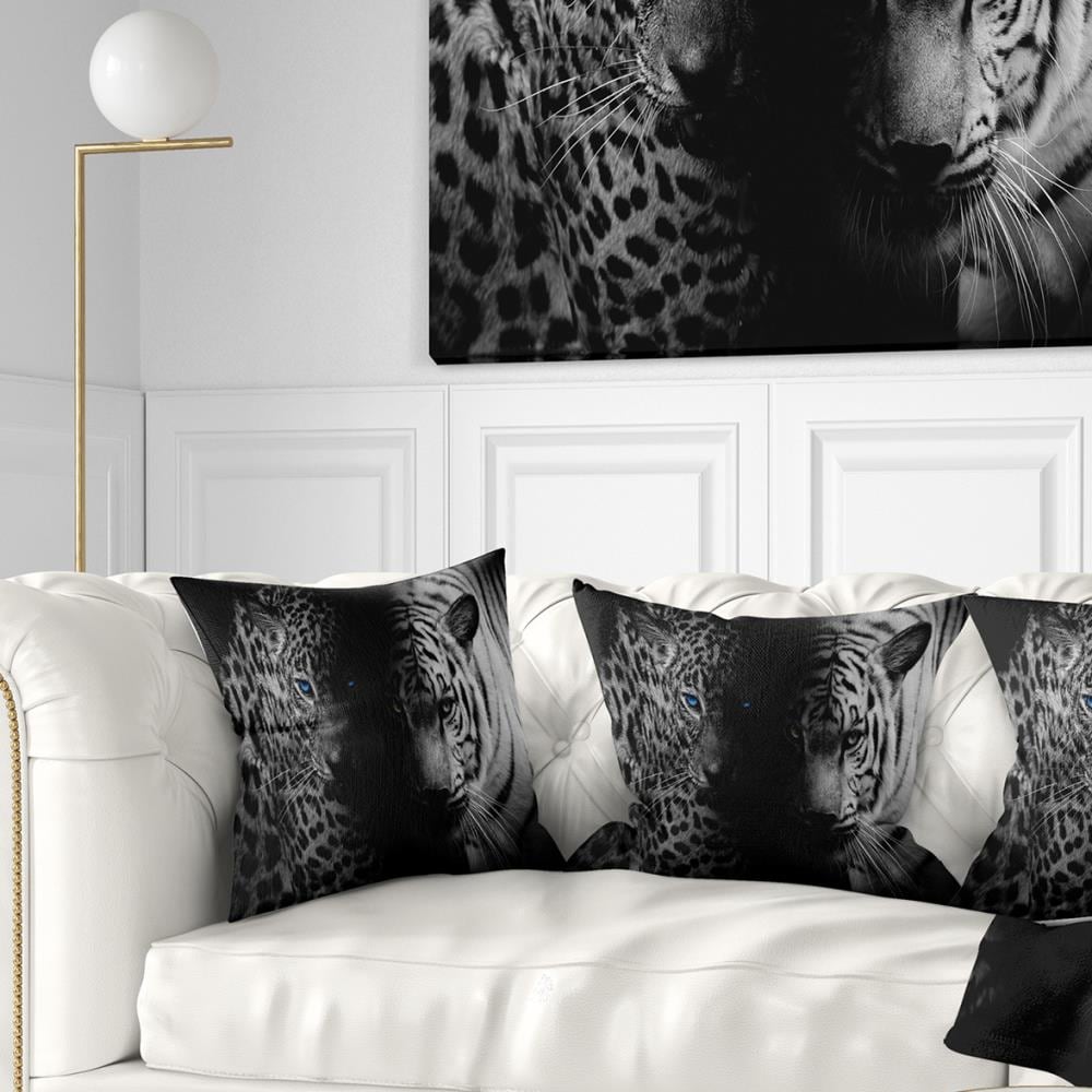 Designart CU8199-16-16 16-in x 16-in Black Indoor Decorative Pillow