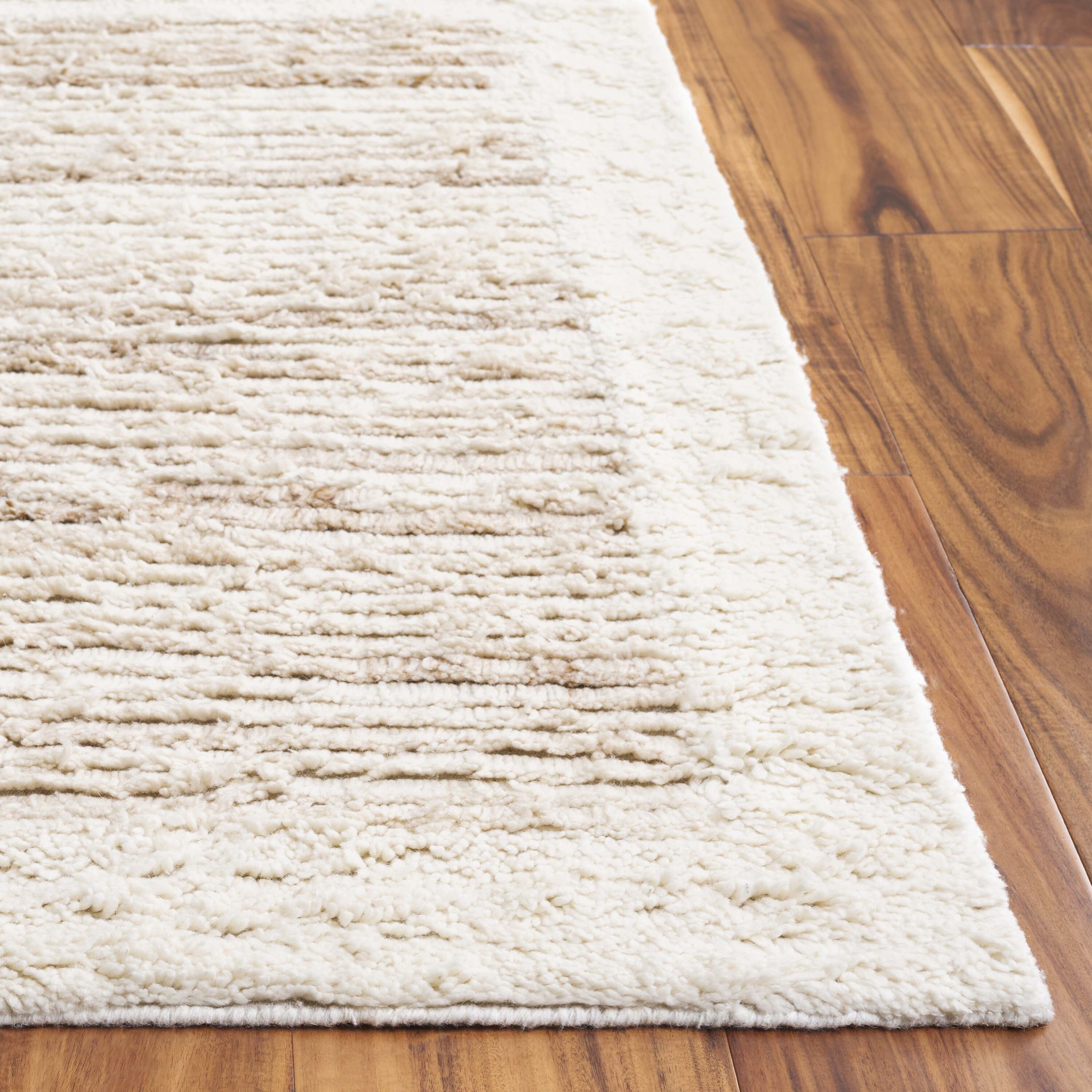 Safavieh VRM224B-5 rugs - View #3