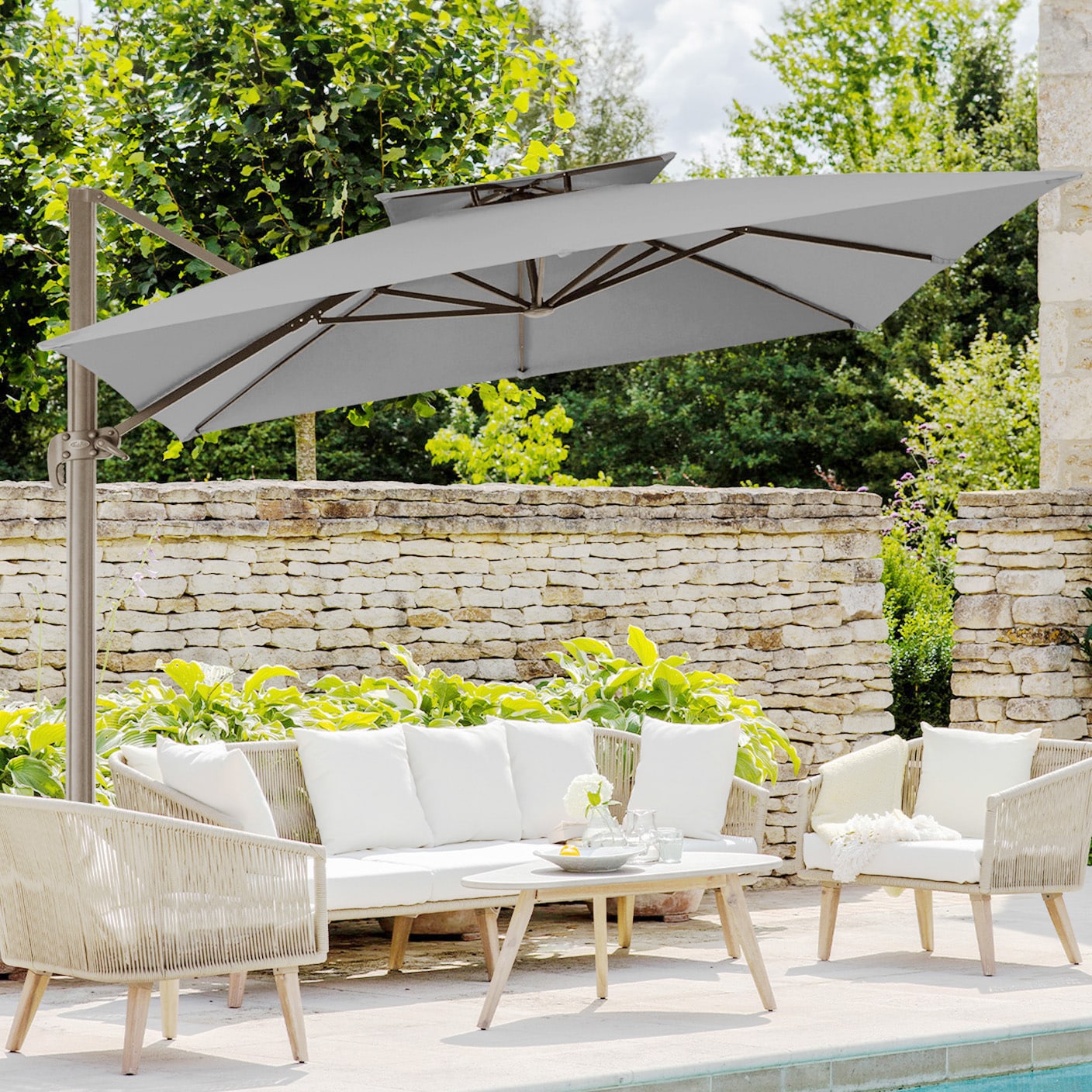 VOUA 8XJSD-GR 10-ft Iron Gray Crank Cantilever Patio Umbrella