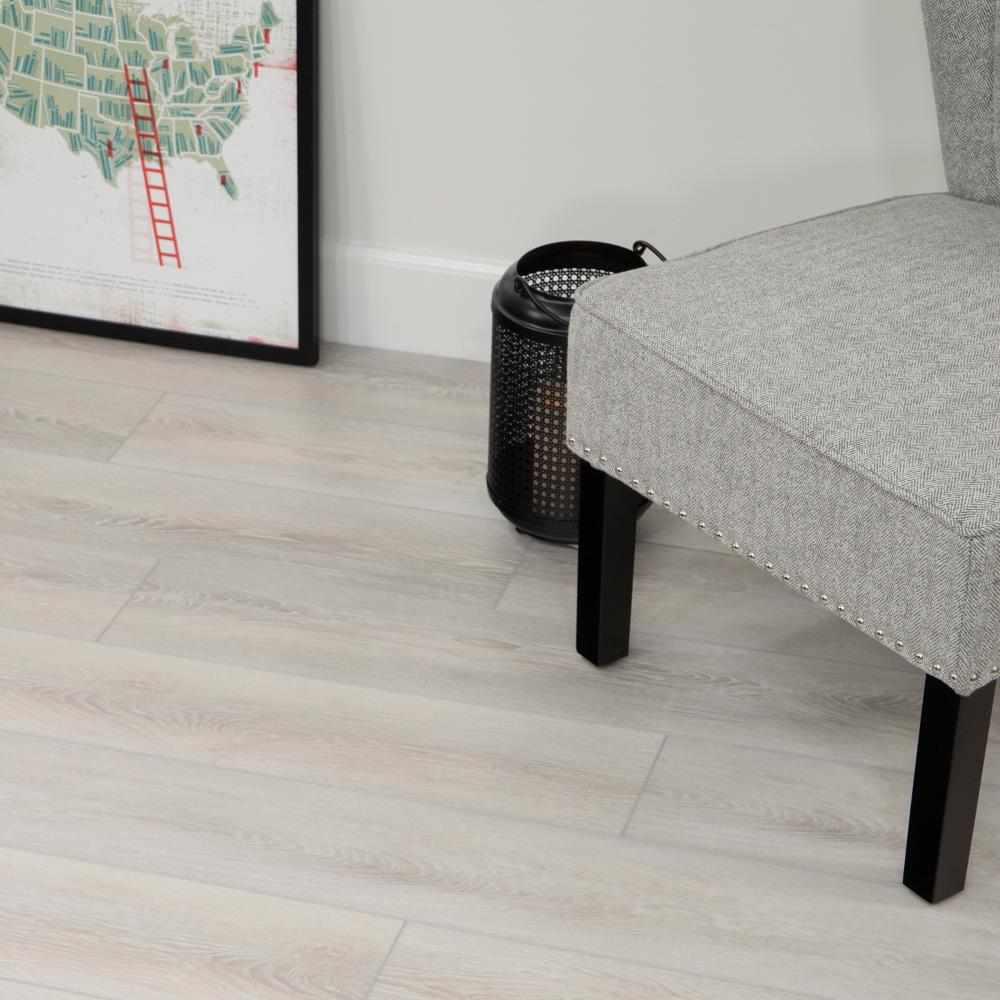 Can vinyl plank flooring be waterproof?﻿